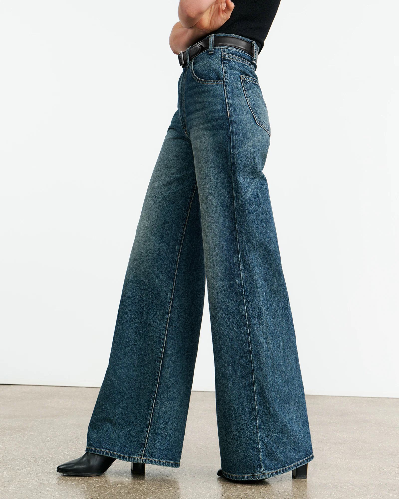 NILI LOTAN Wide Leg Jeans in Blue Wash