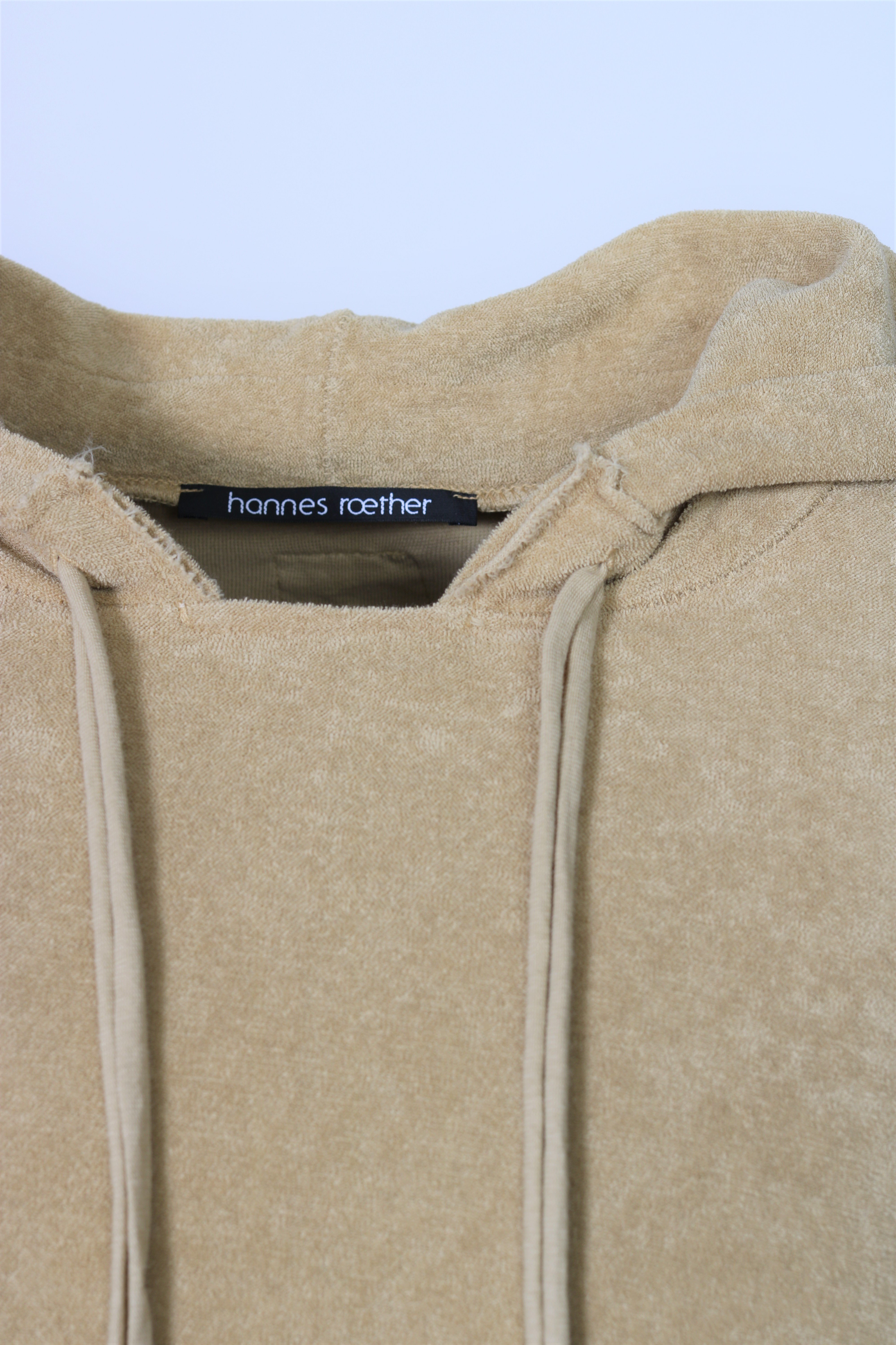 Hannes Roether Terry Hoodie in Camel