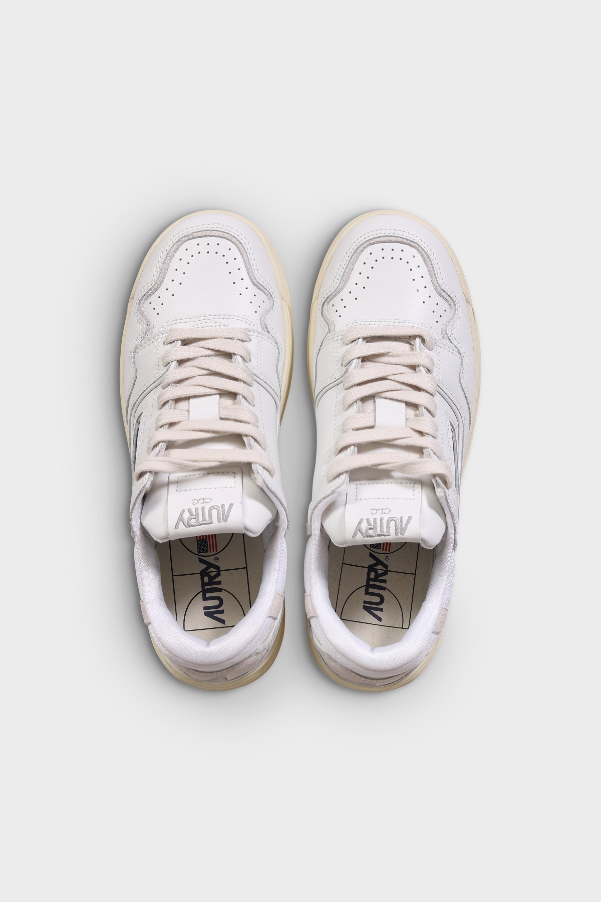 AUTRY ACTION SHOES Clc Low Sneaker in White 40 AUTRY ACTION SHOES Clc Low Sneaker in White 47