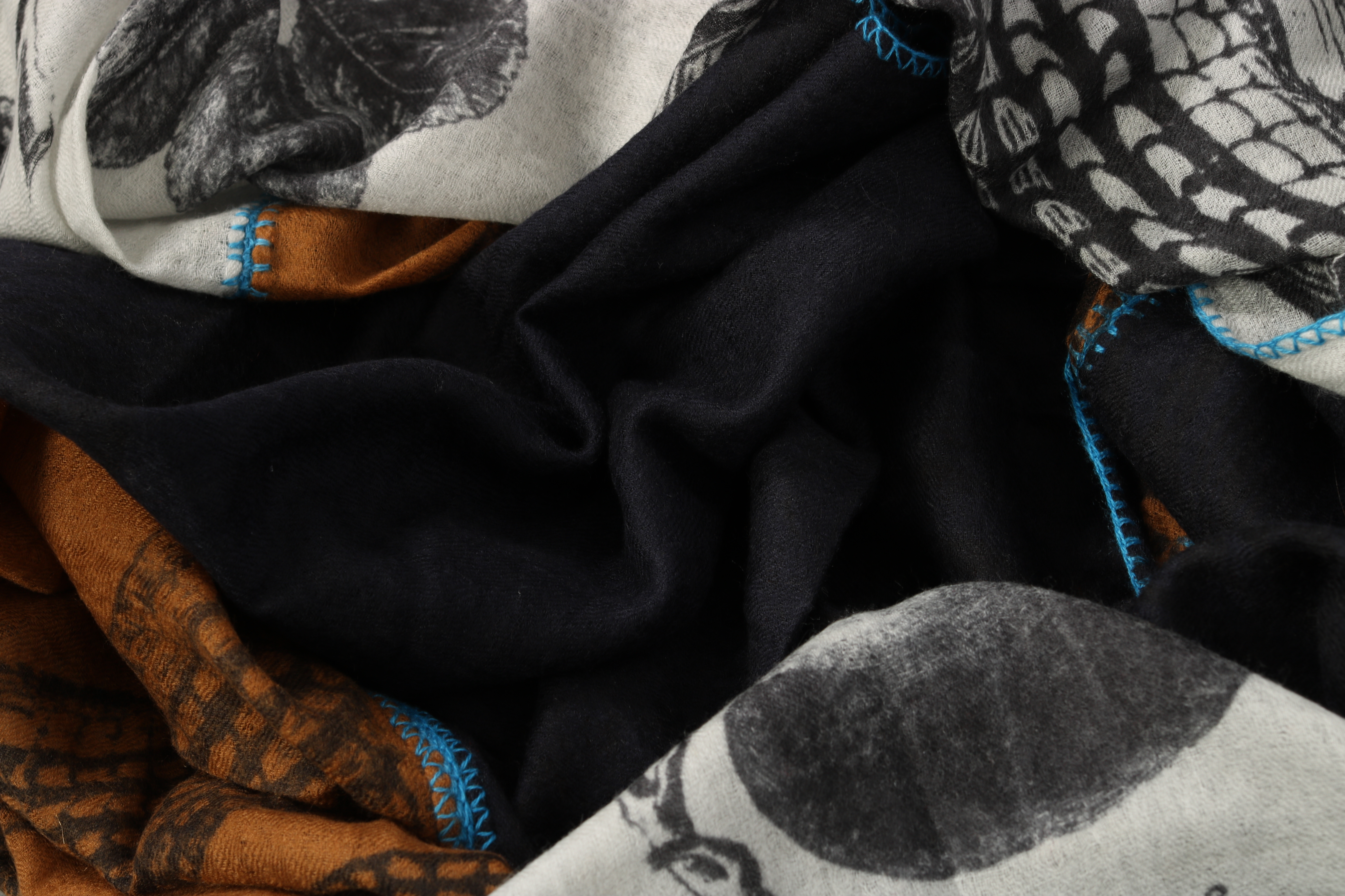 Friendly Hunting Cashmere Patch Scarf Multicolour
