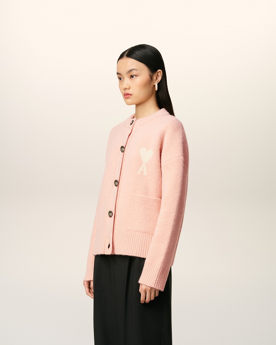 AMI PARIS de Coeur Crew Neck Knit Cardigan in Powder/Off White