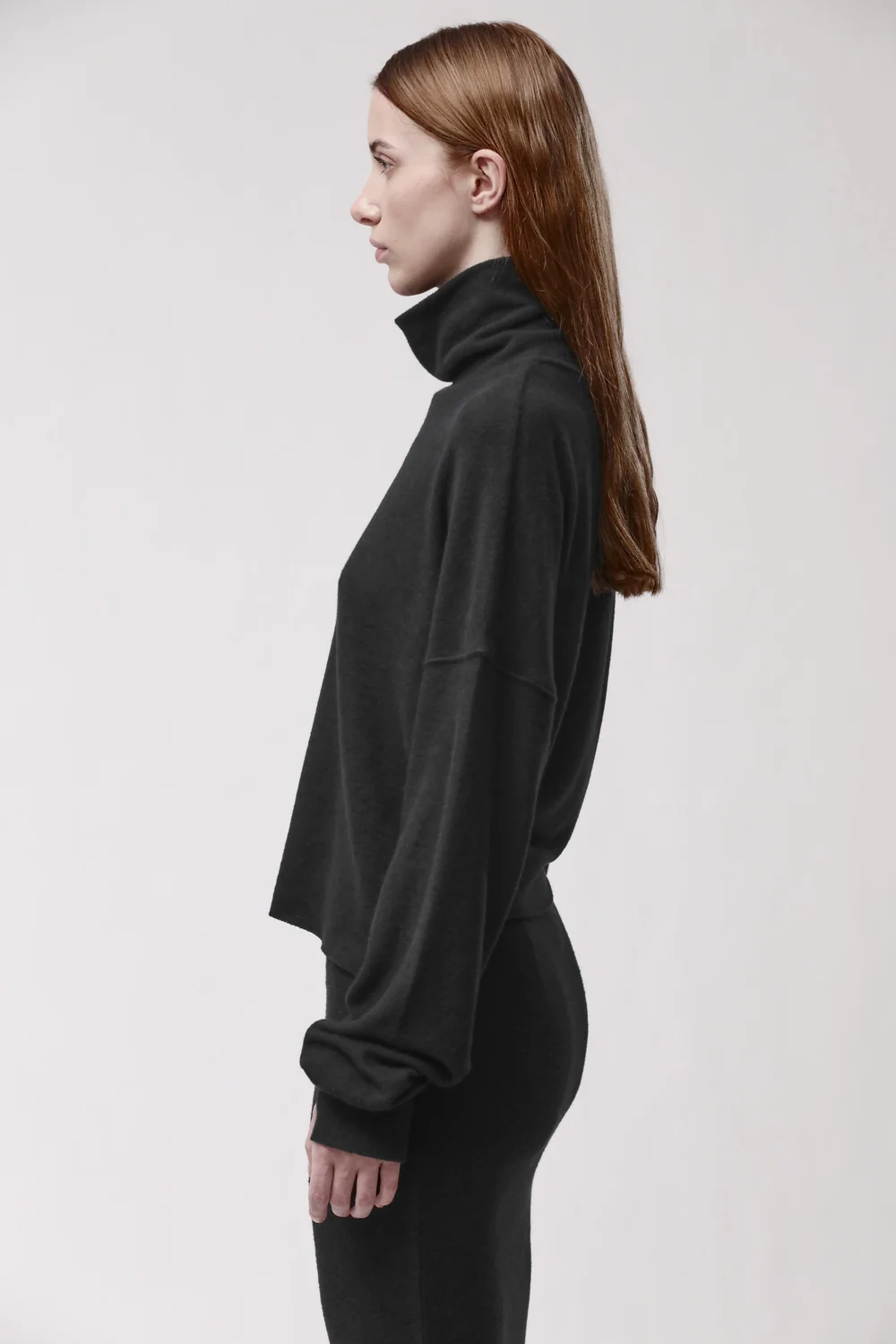 THOM KROM Light Fleece Turtleneck in Black