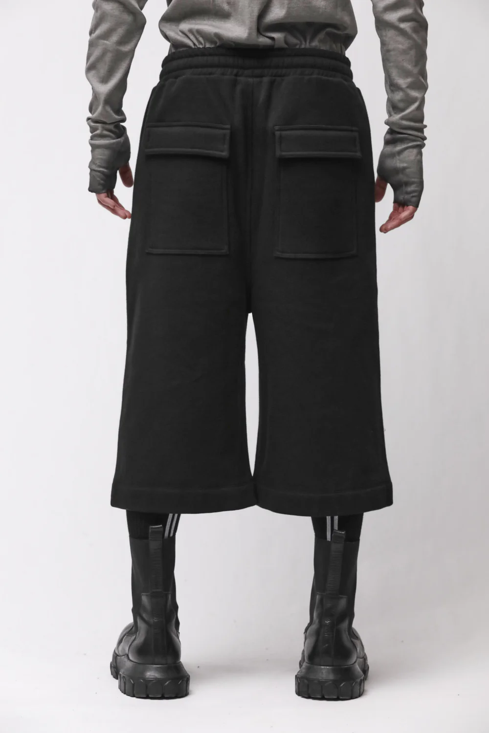 THOM KROM Long Sweatshorts in Black