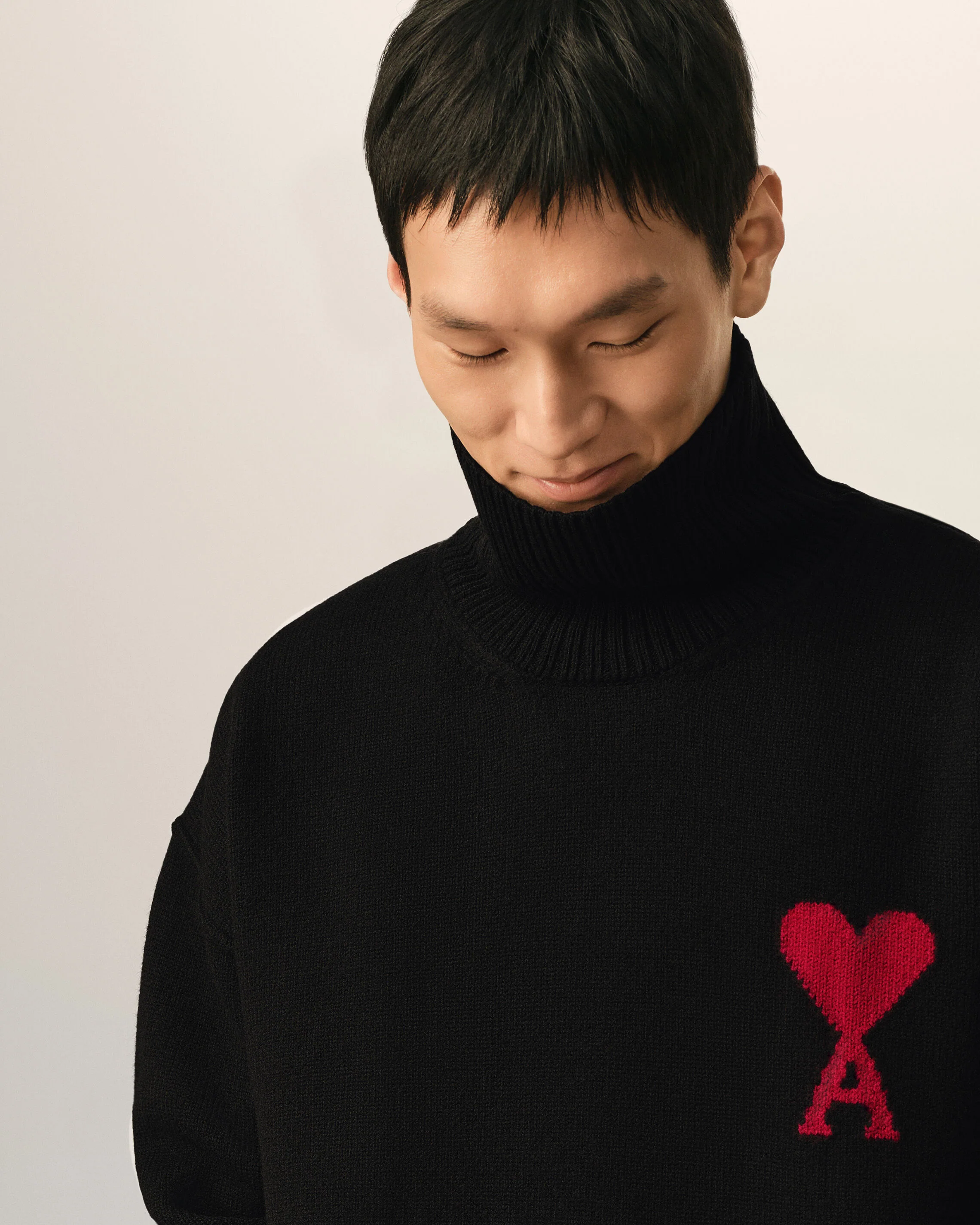 AMI PARIS de Coeur Heavy Knit Turtle Neck Sweater in Black / Red