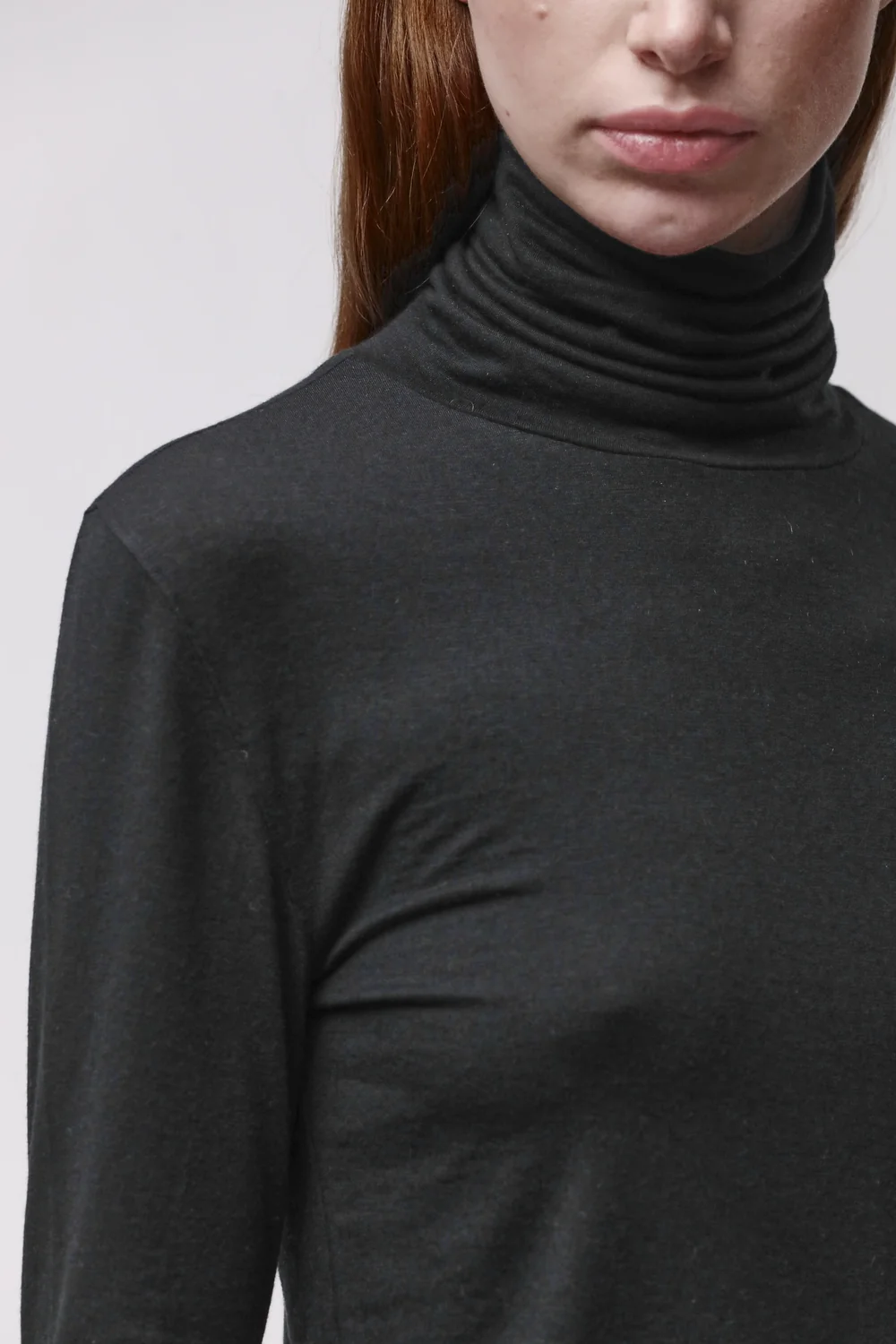 THOM KROM Soft Stretch Turtleneck in Black