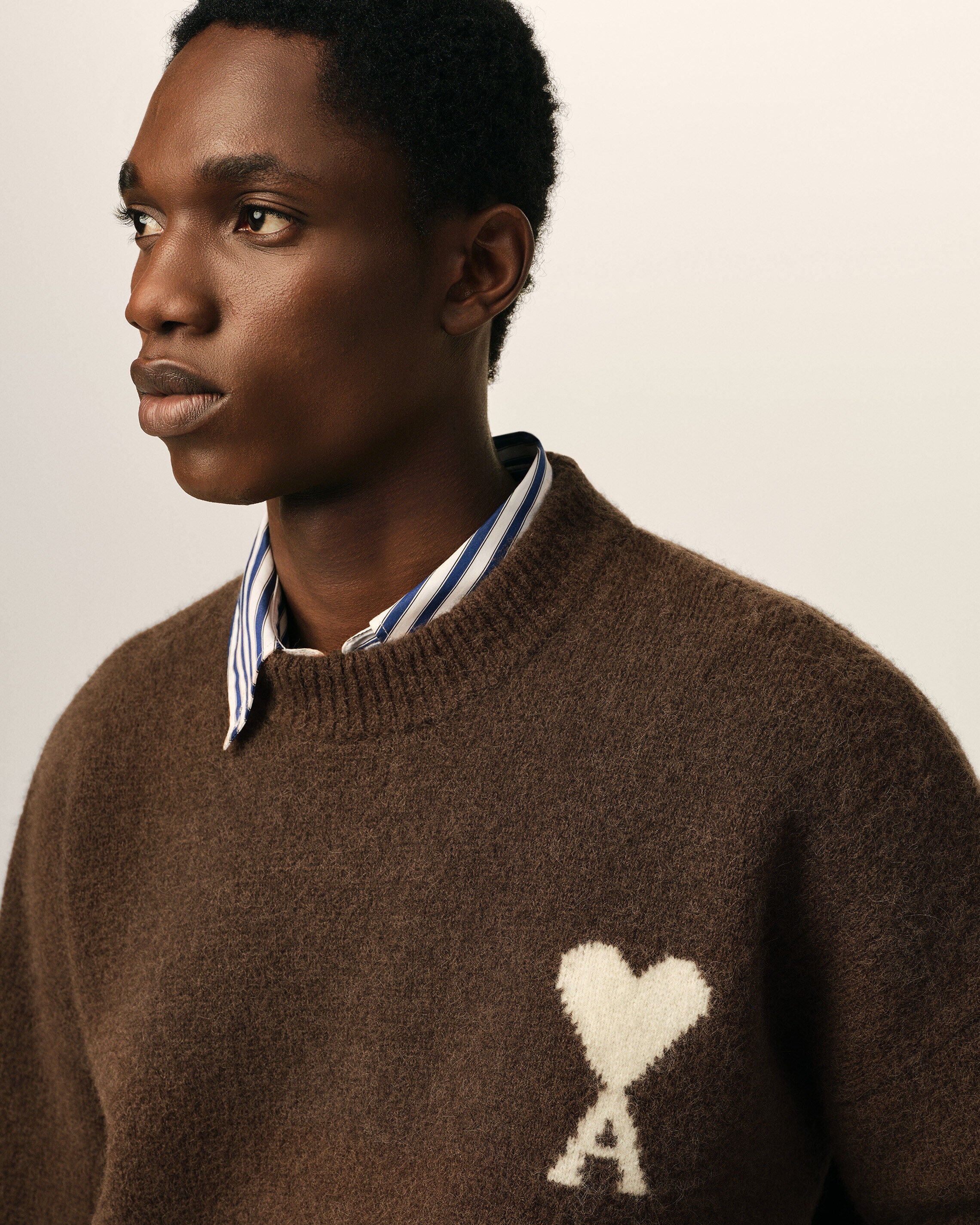 AMI PARIS de Coeur Heavy Knit Sweater in Chocolate Brown / Off White