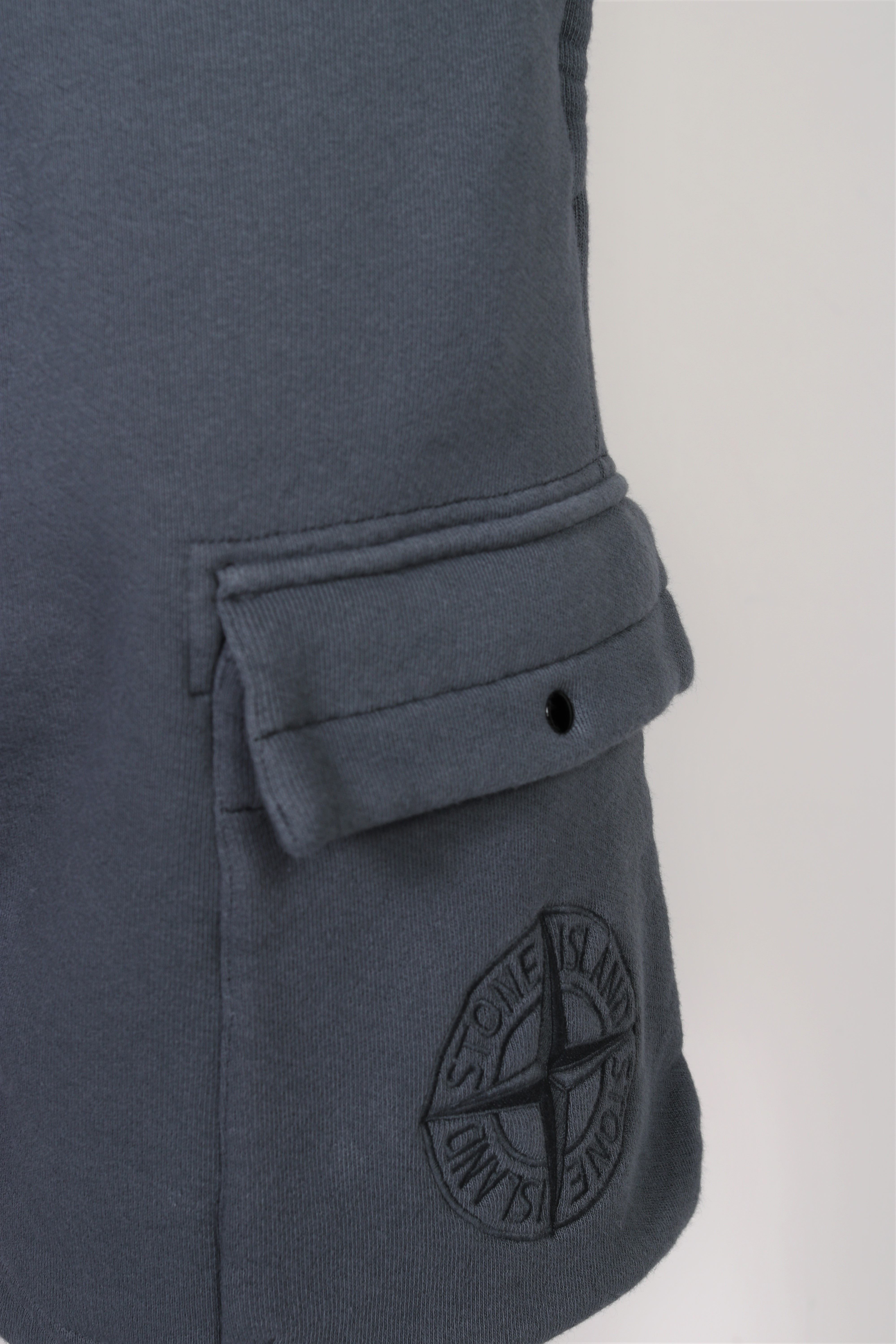 Stone Island Sweat Shorts in Dusty Blue M