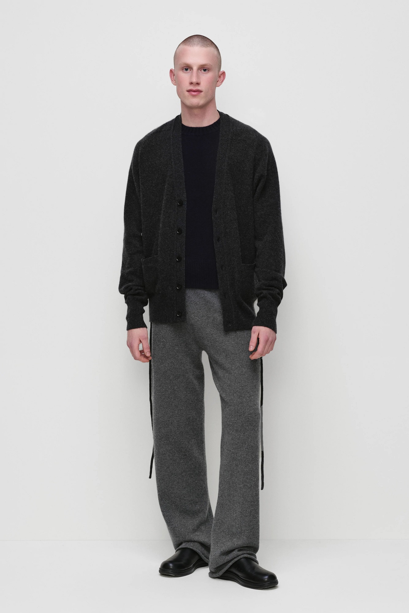 Extreme Cashmere Cardigan N°185 Feike in Shadow