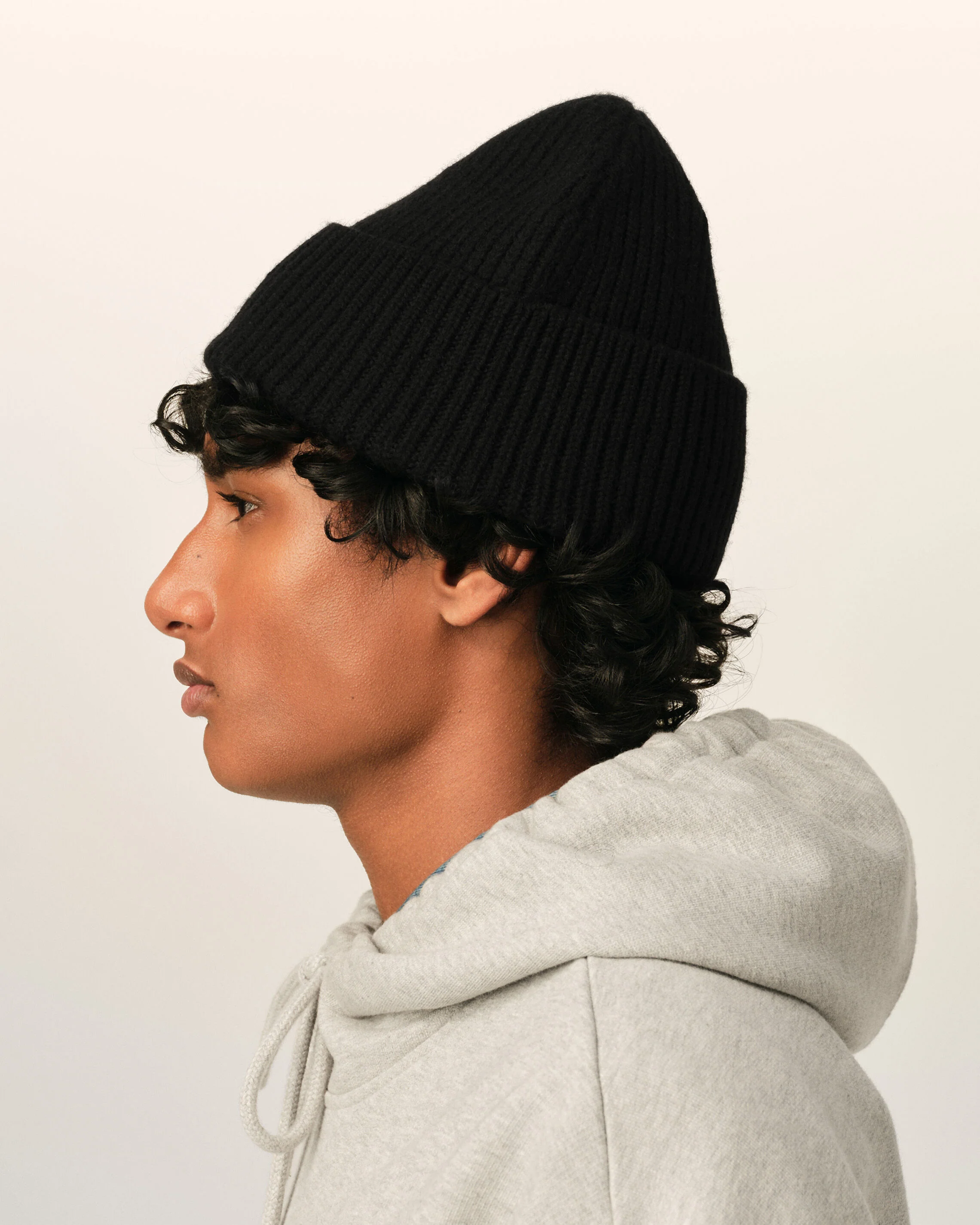 AMI PARIS de Coeur Knit Beanie in Black / White