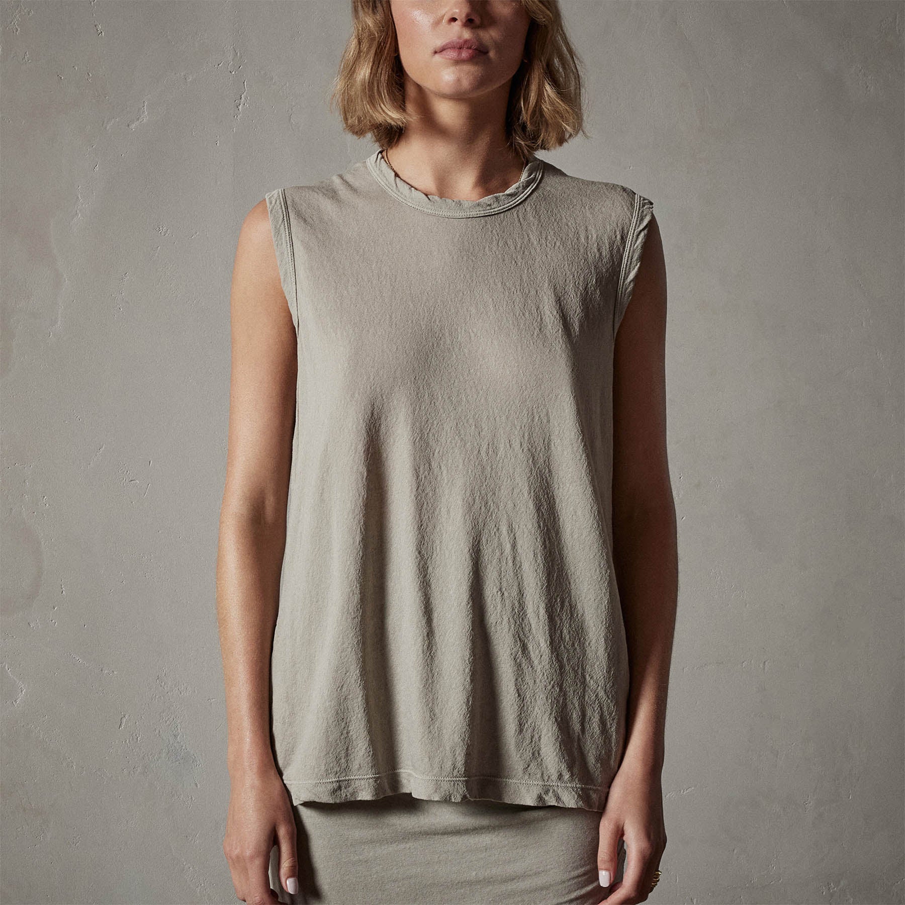 JAMES PERSE Relaxed Fit Jersey Muscle Tank in Stone 3/L