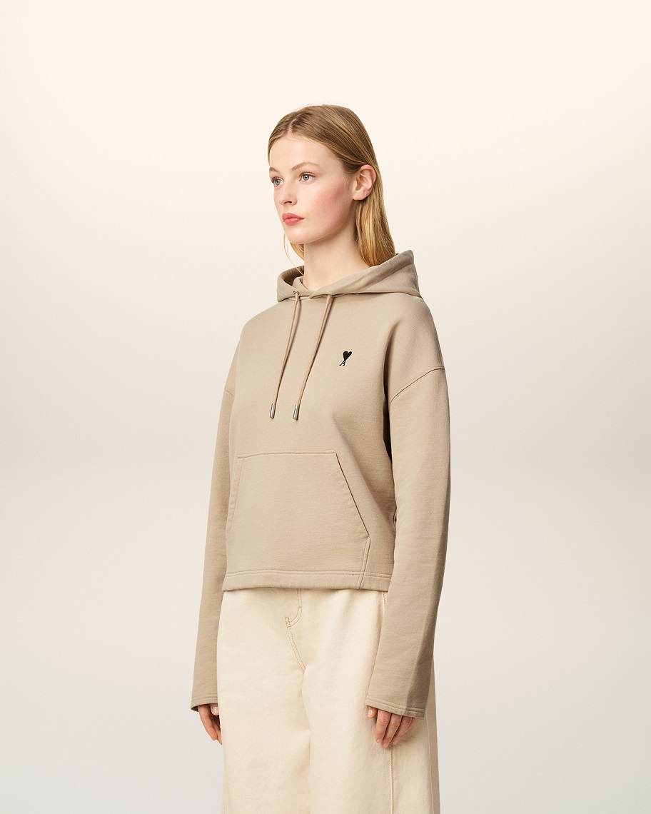 AMI PARIS de Coeur Cropped Sweathoodie in White Coffee