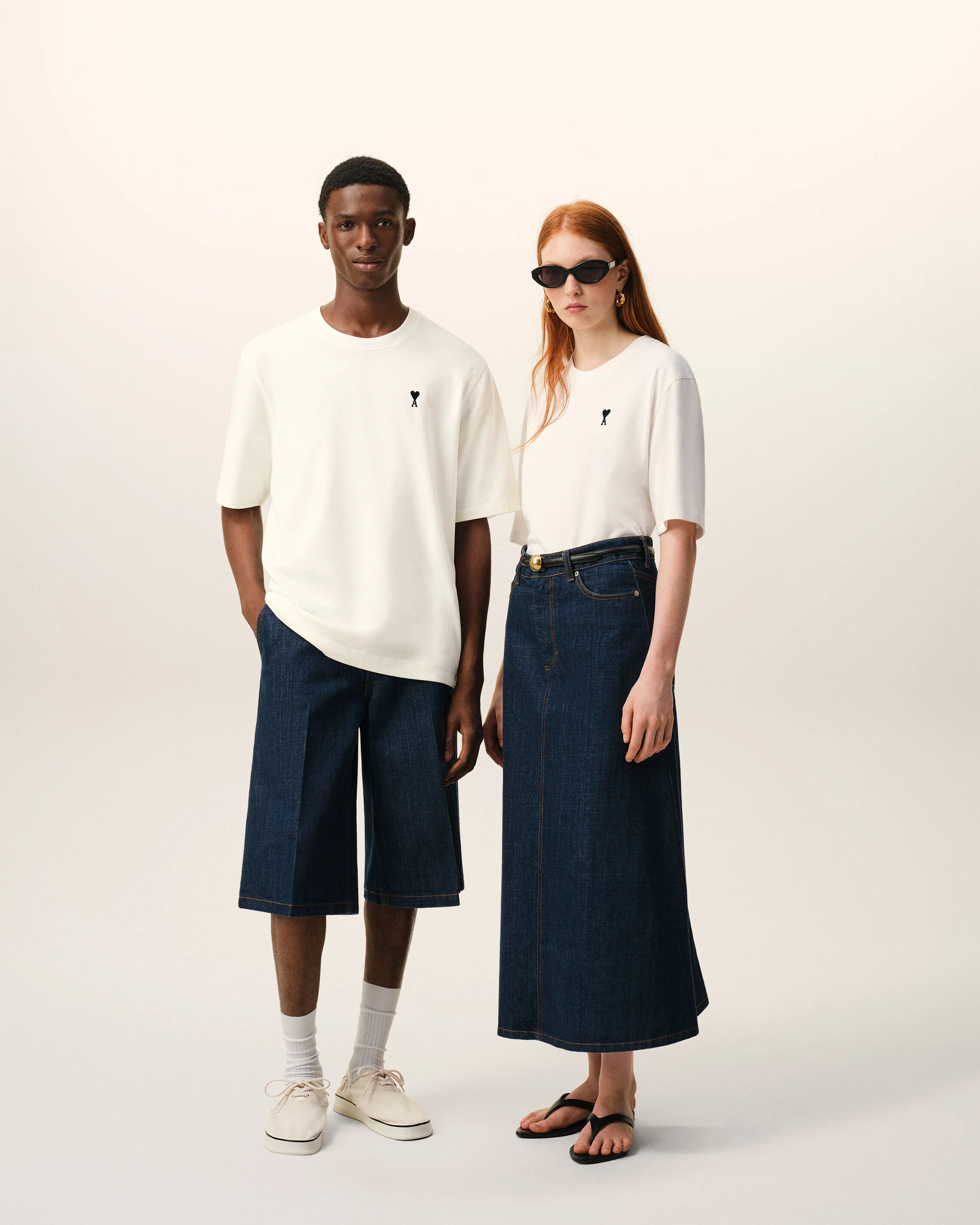 AMI PARIS de Coeur Place Des Victoires T-Shirt in Cream