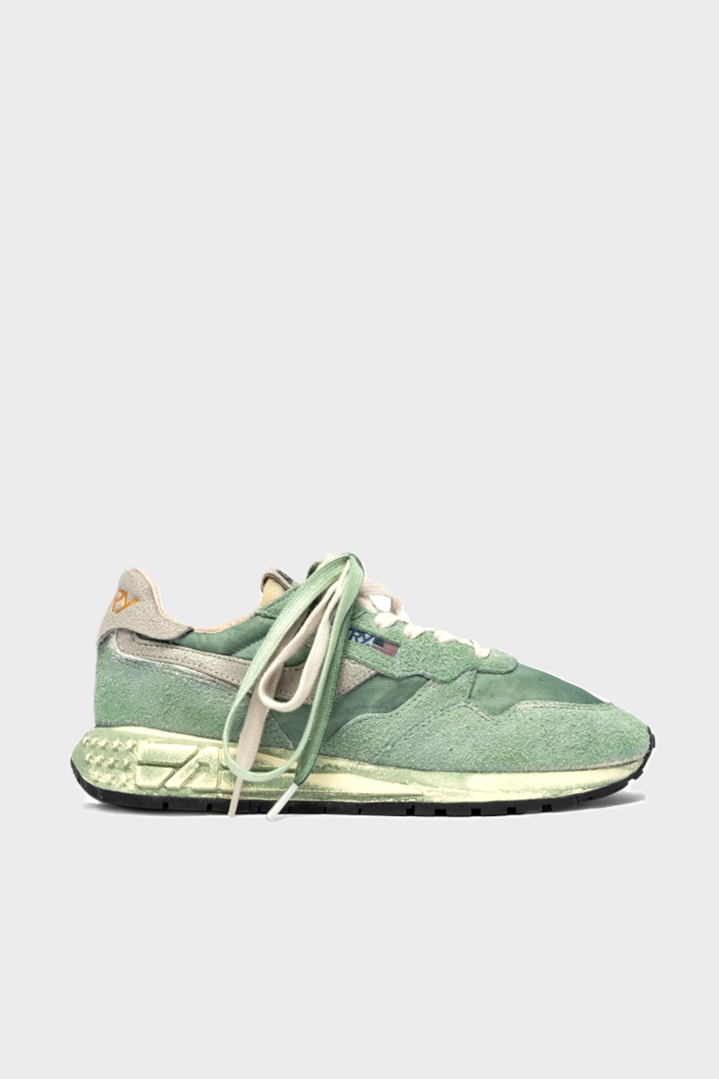 AUTRY ACTION SHOES Reelwind Super Vintage Low Sneaker in Sage 41