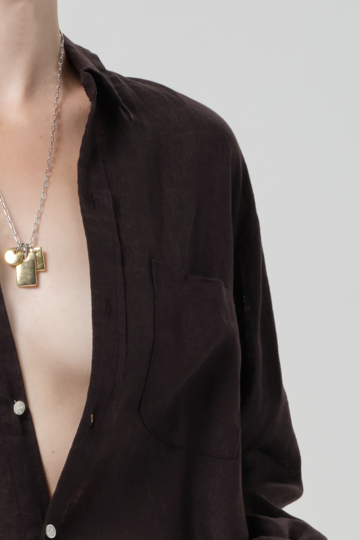 CITIZENS OF HUMANITY Kayla Shrunken Linen Shirt in Chocolate