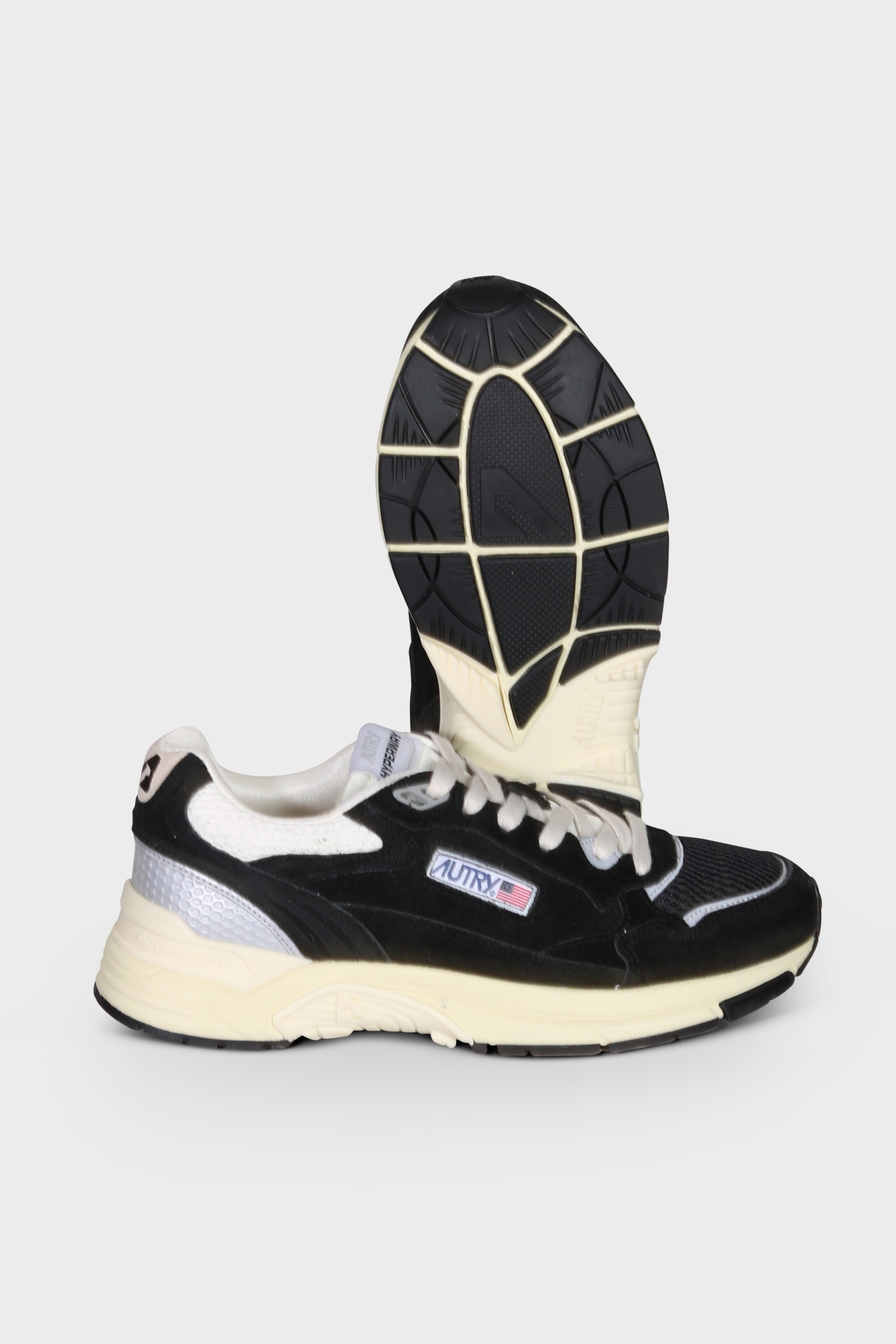 AUTRY ACTION SHOES Hyperway in Suede/Mesh/Black/Silver
