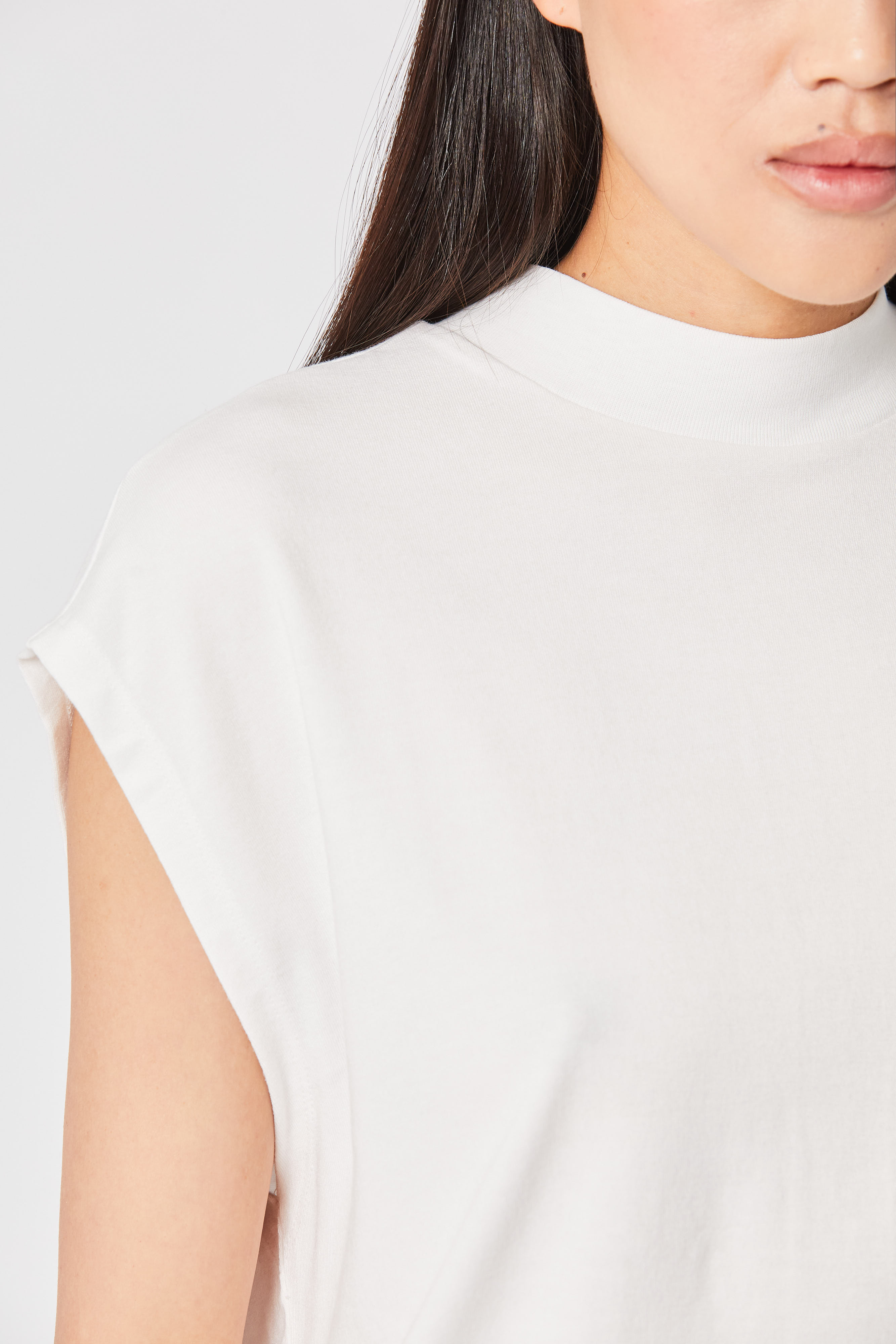 Thom Krom Oversize Cropped Muscle Tee in Off White