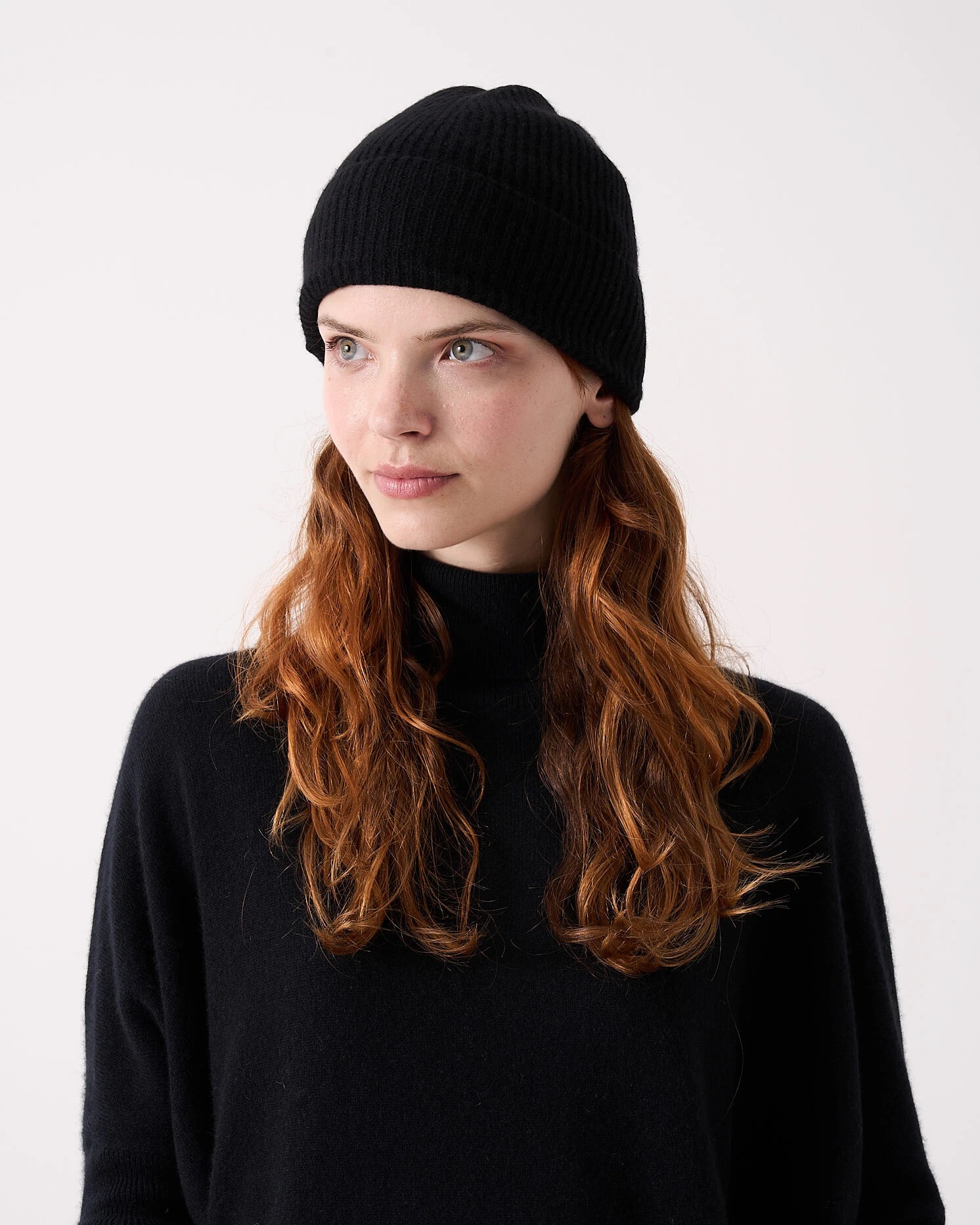 ABSOLUT CASHMERE Beanie Maeve in Black