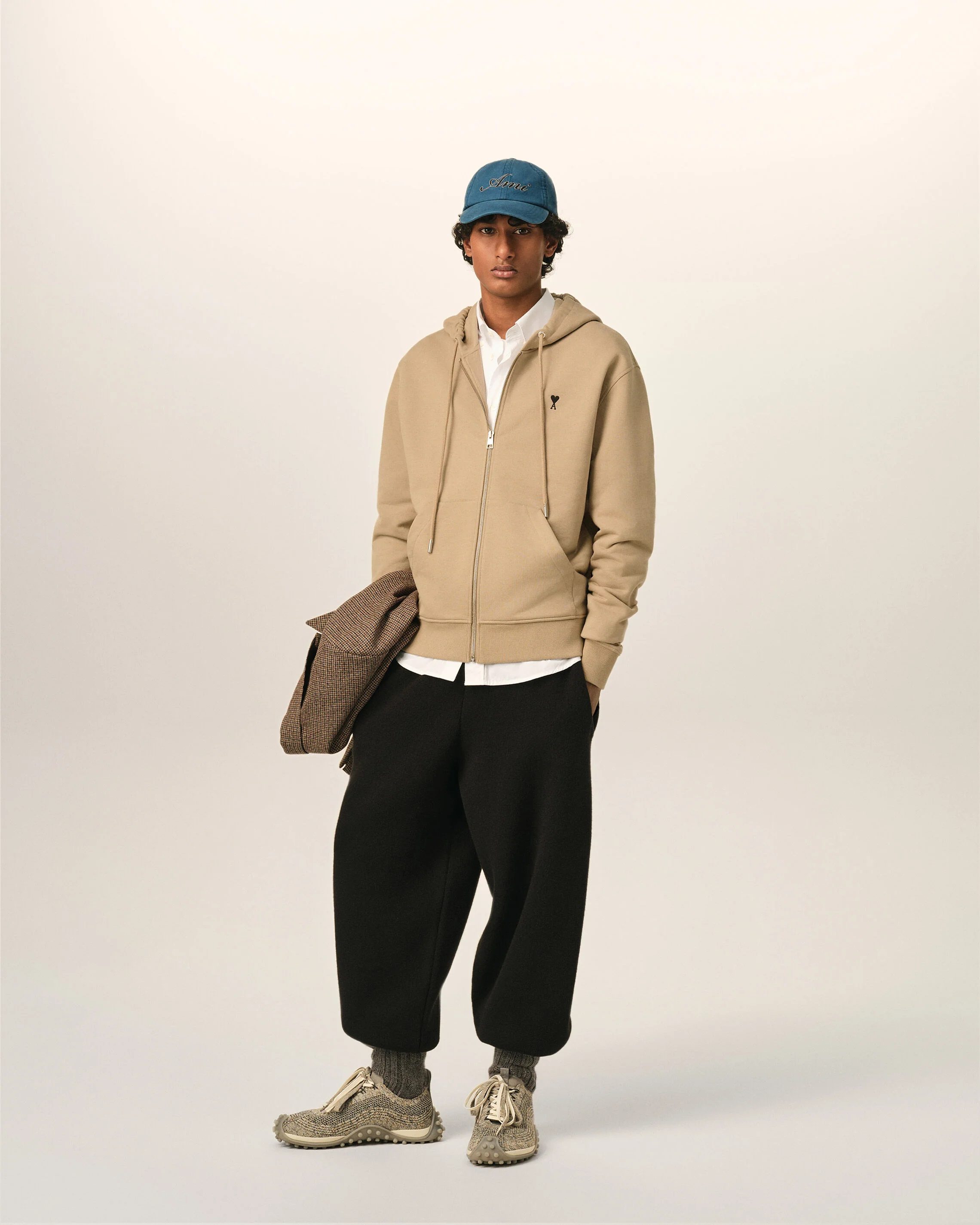 AMI PARIS de Coeur Heavy Knit Jogger in Black