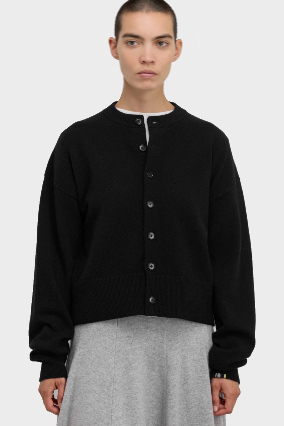 EXTREME CASHMERE N°170 Cropped Boxy Cardigan in Raven