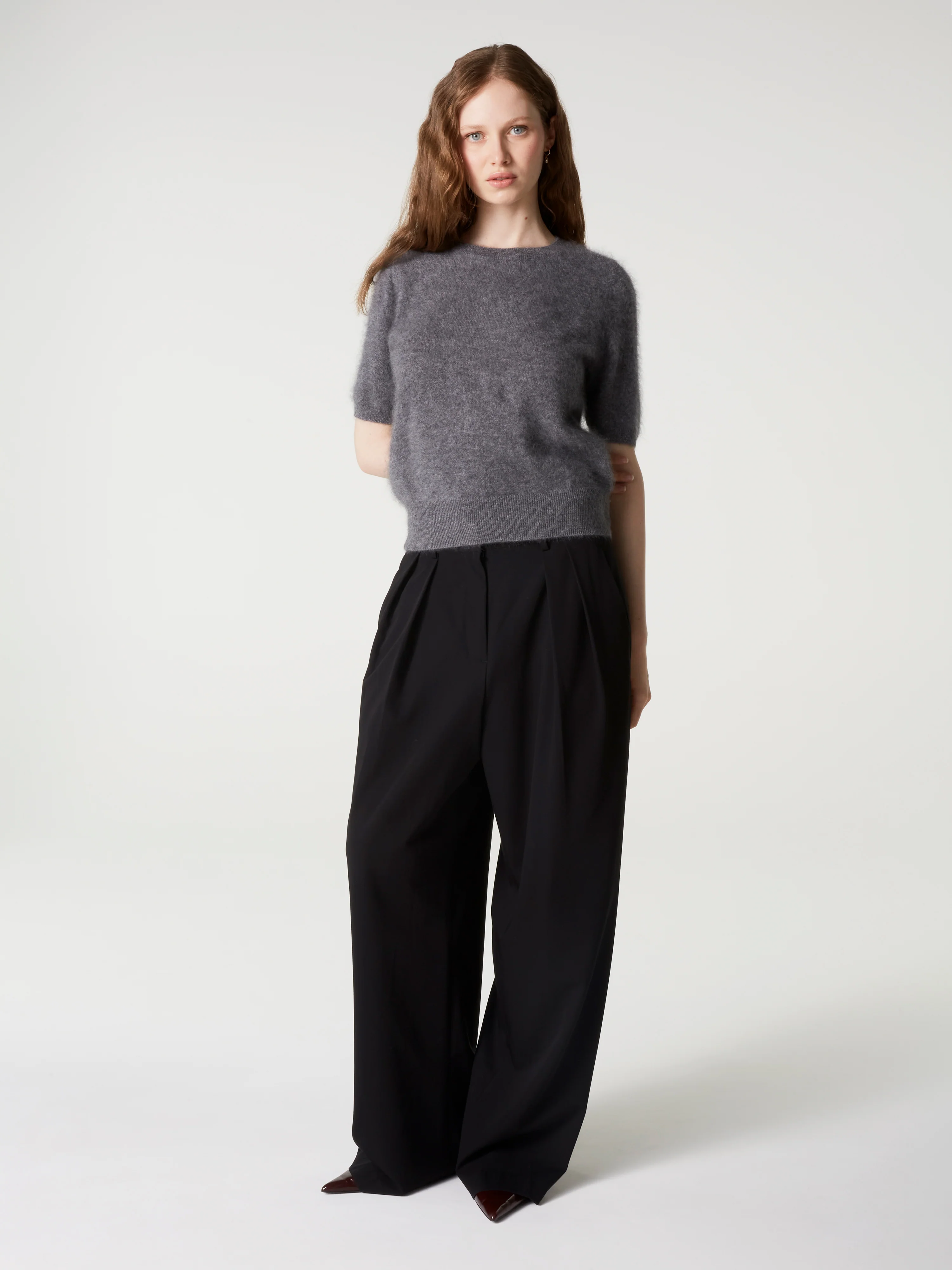 ABSOLUT CASHMERE Brushed Cashmere T-Shirt in Grey