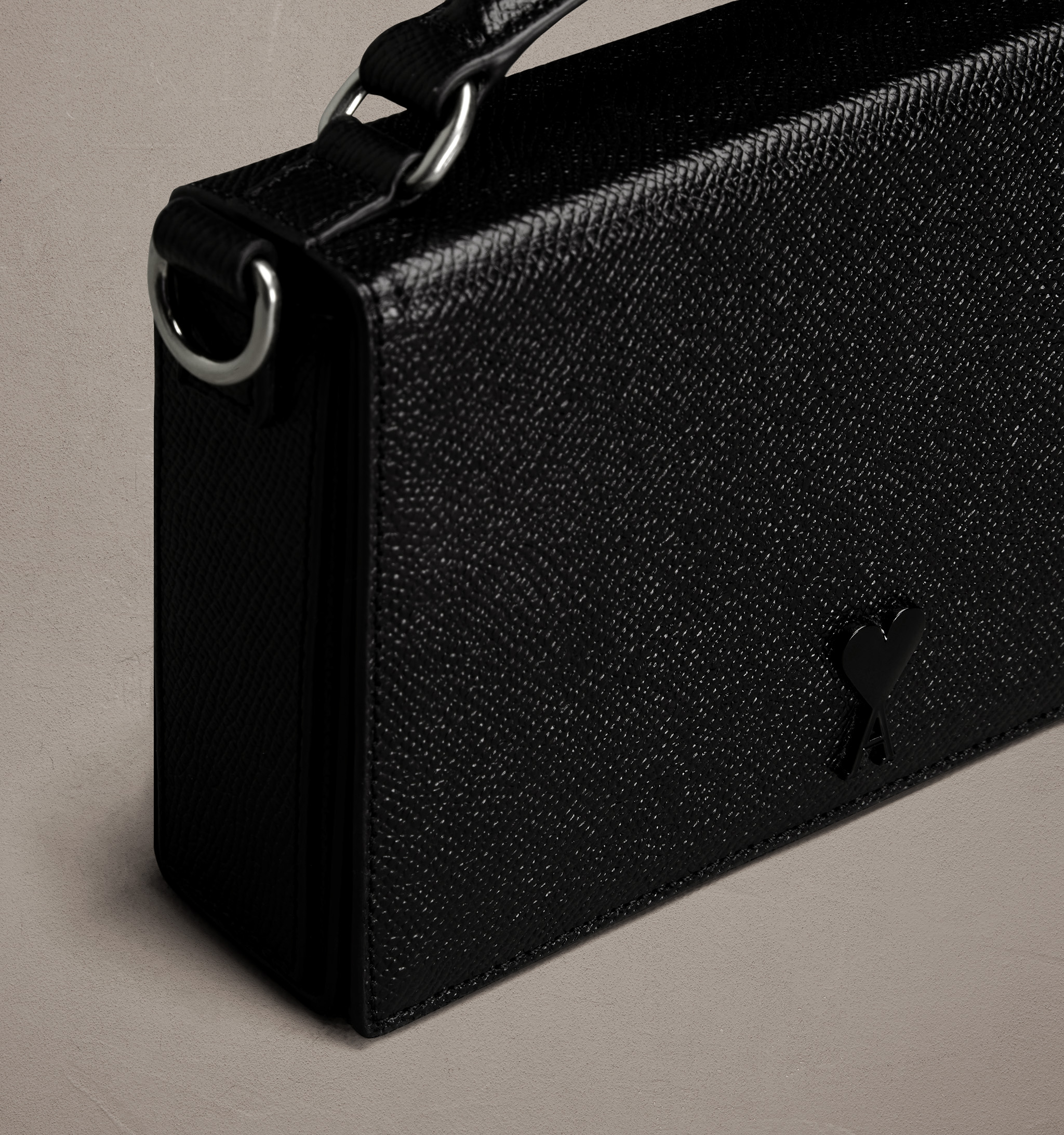 AMI PARIS De Coeur Lunch Box Bag in Black