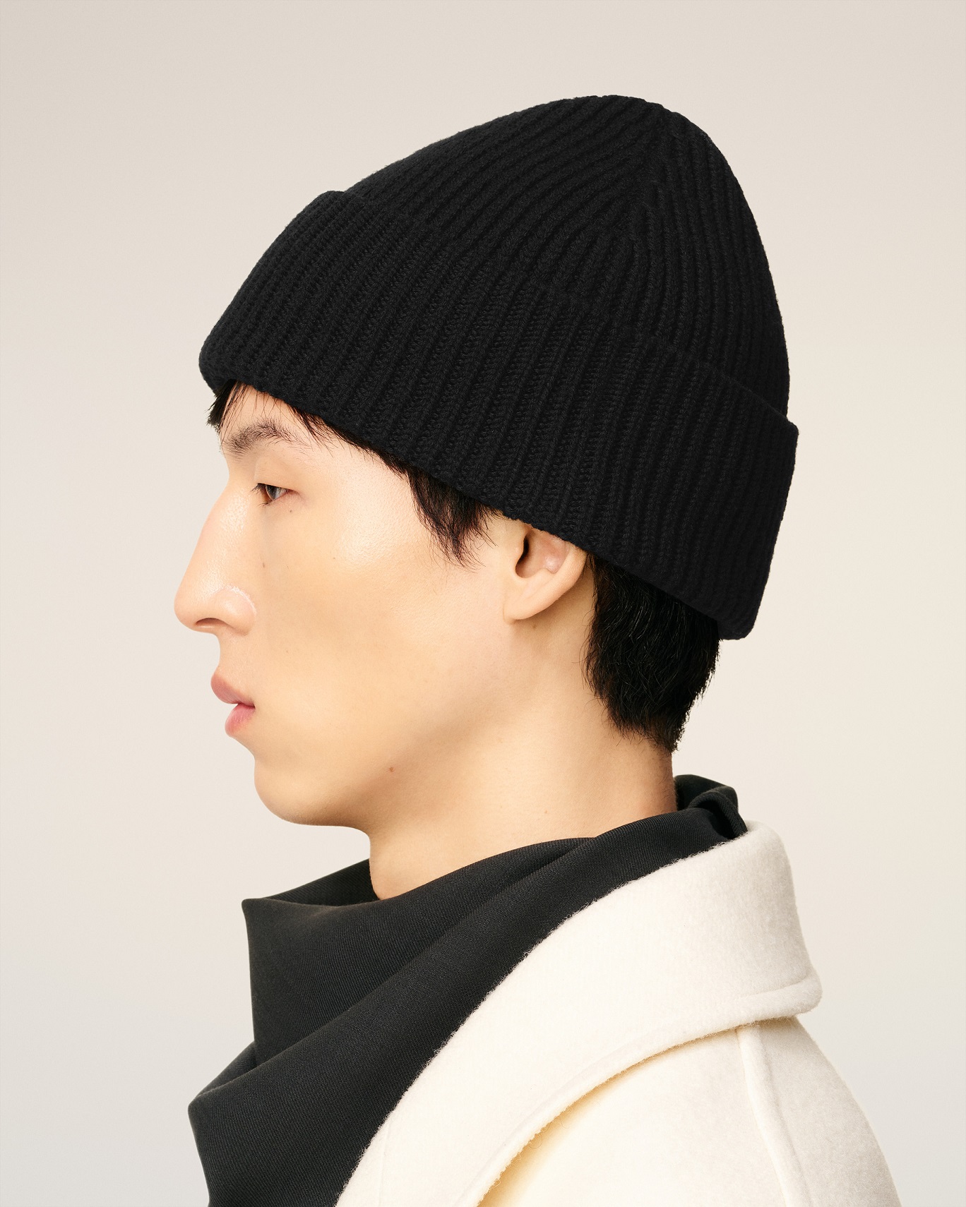 AMI PARIS de Coeur Beanie in Black/Black