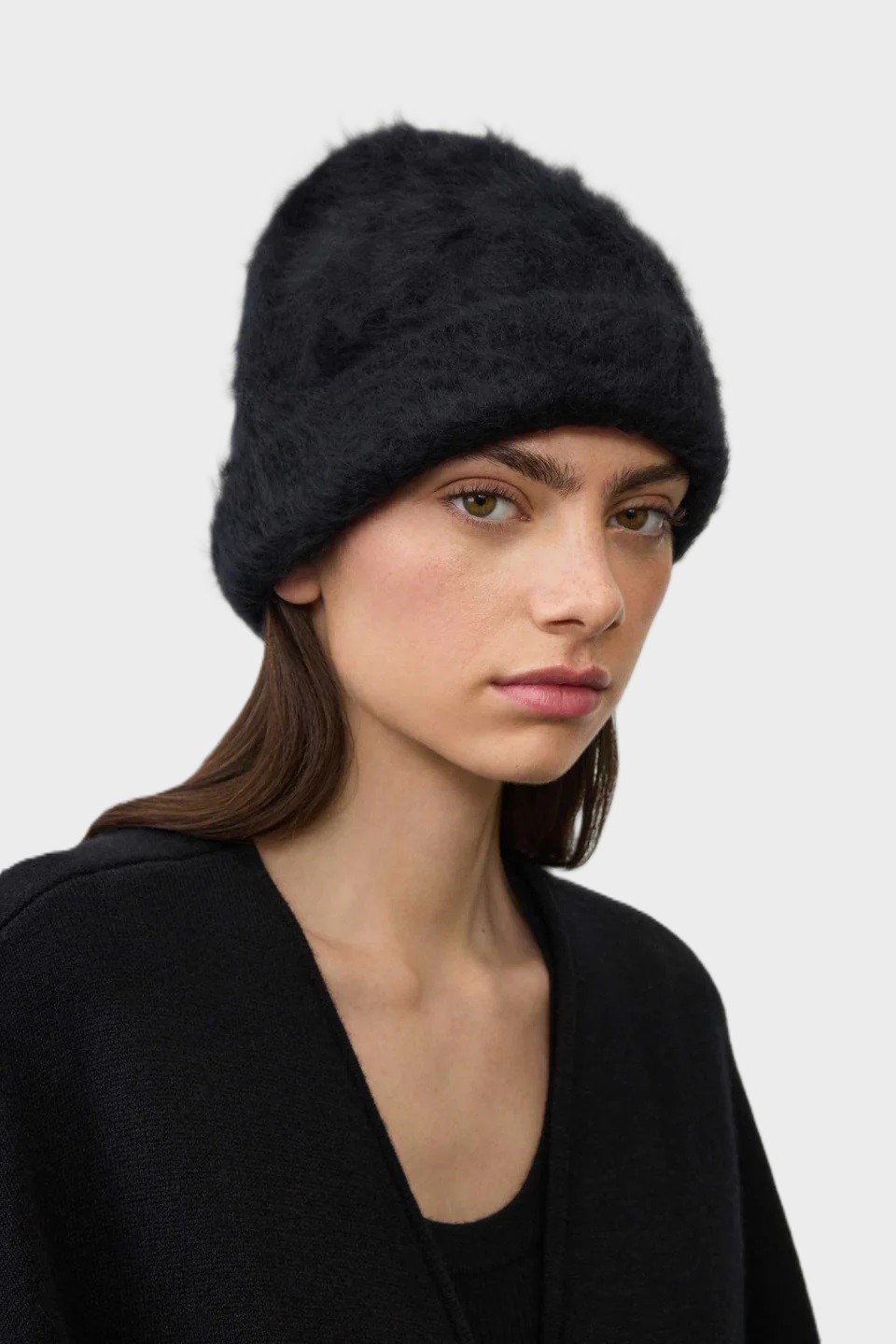 LISA YANG Brushed Cashmere Beanie in Black