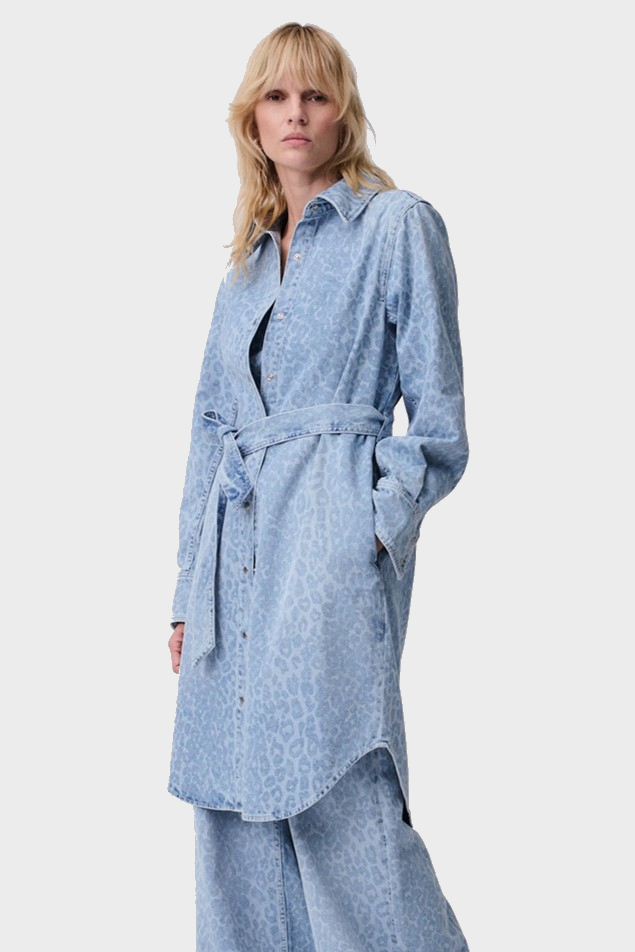 LALA BERLIN Denim Shirt Dress in Blue Leo