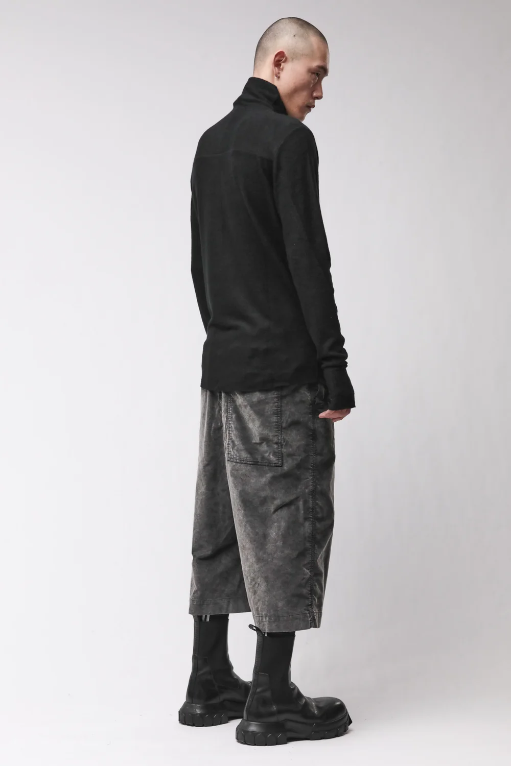 THOM KROM Light Fleece Turtleneck in Black