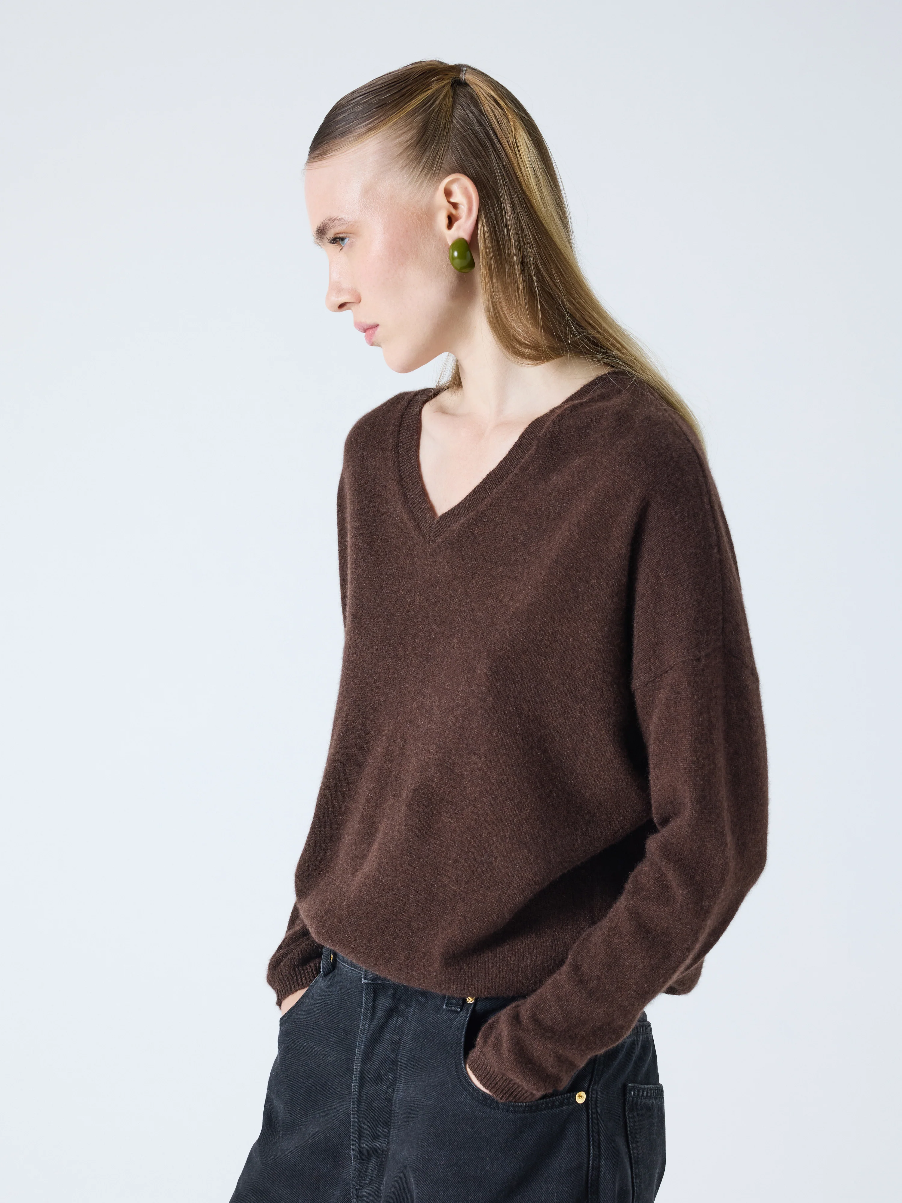 ABSOLUT CASHMERE V-Neck Sweater in Brown