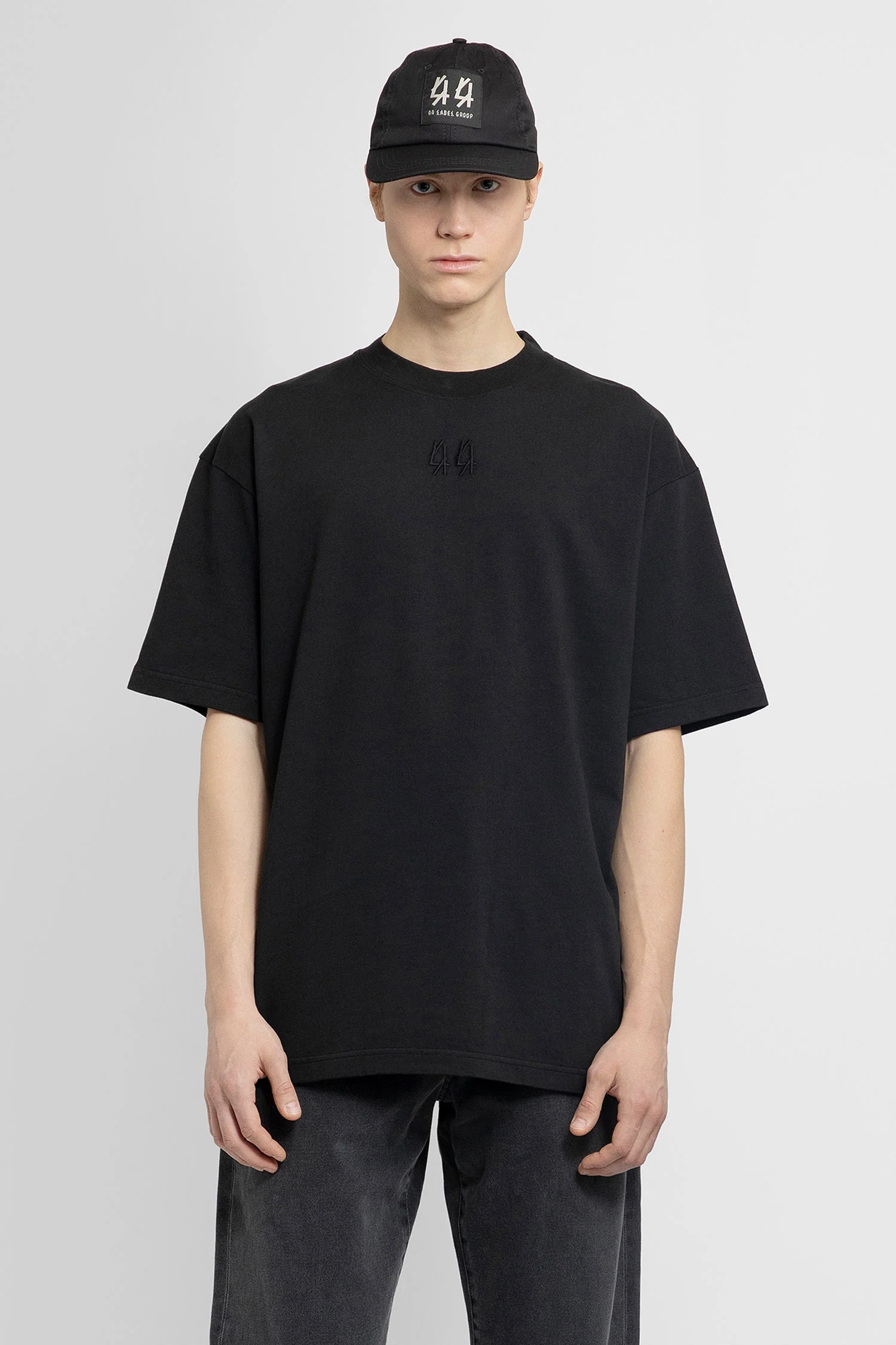 44 LABEL GROUP Original T-Shirt in Black/Black Backprint