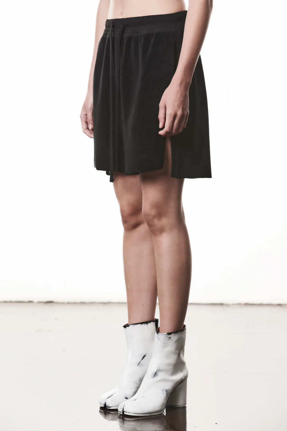 THOM KROM Terry Sweatshorts in Black