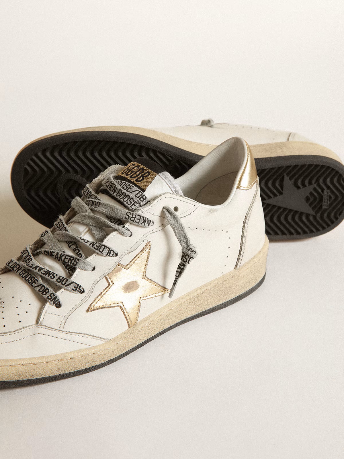 GOLDEN GOOSE Ballstar in White/Gold
