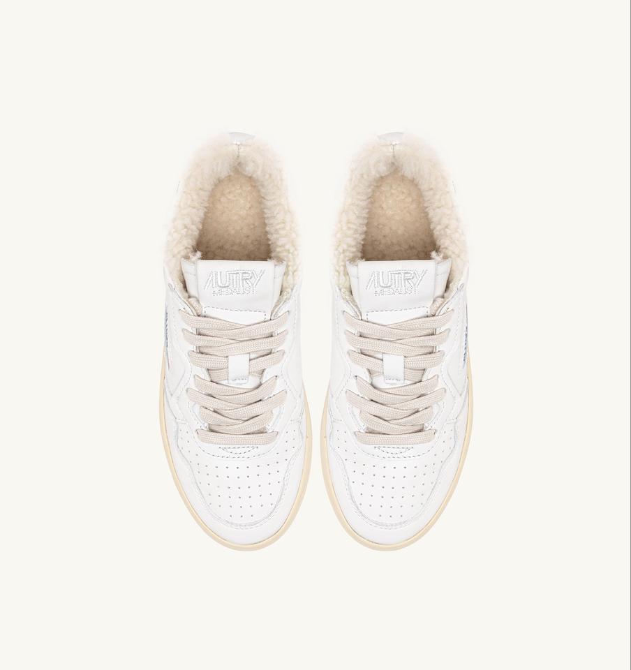 AUTRY ACTION SHOES Medalist Low Sneaker Shearling in White