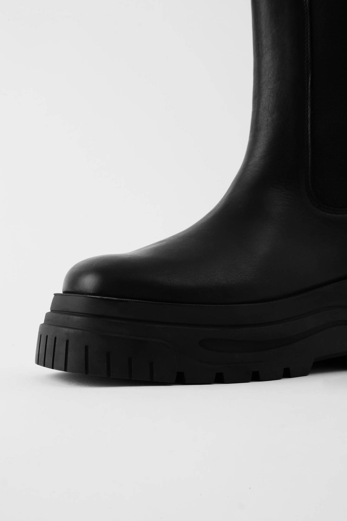 AXEL ARIGATO Blyde Hi Chelsea Boot in Black 41