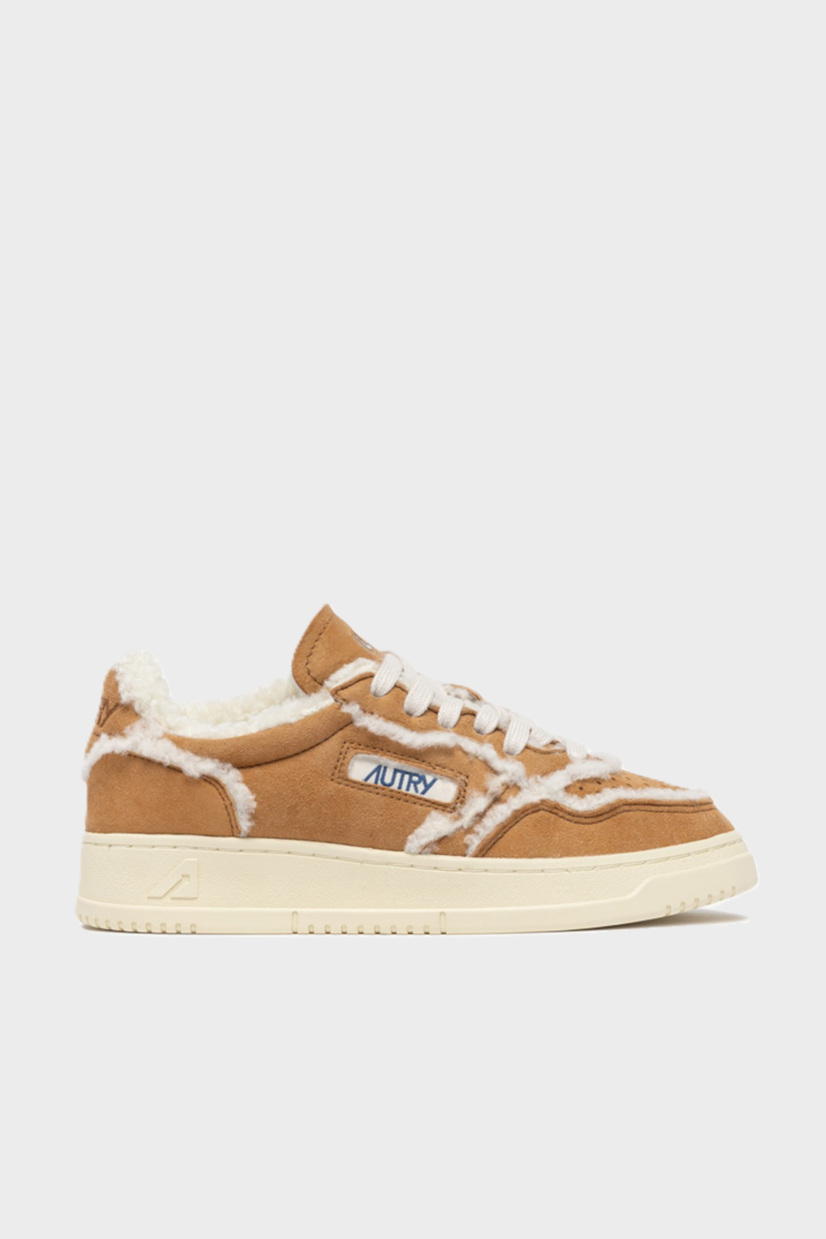 AUTRY ACTION SHOES Medalist Low Sneaker Suede Shearling in Cognac