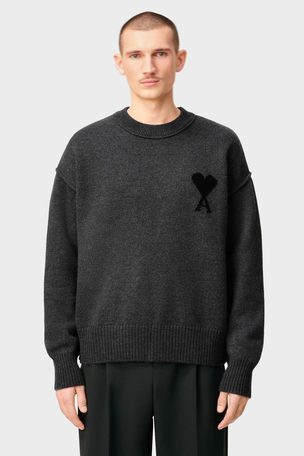 AMI PARIS de Coeur Knit Pullover in Heather Dark Grey/Black