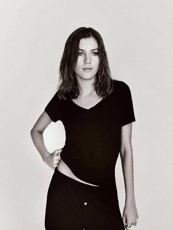 ÉTERNE V-Neck T-Shirt in Black XL