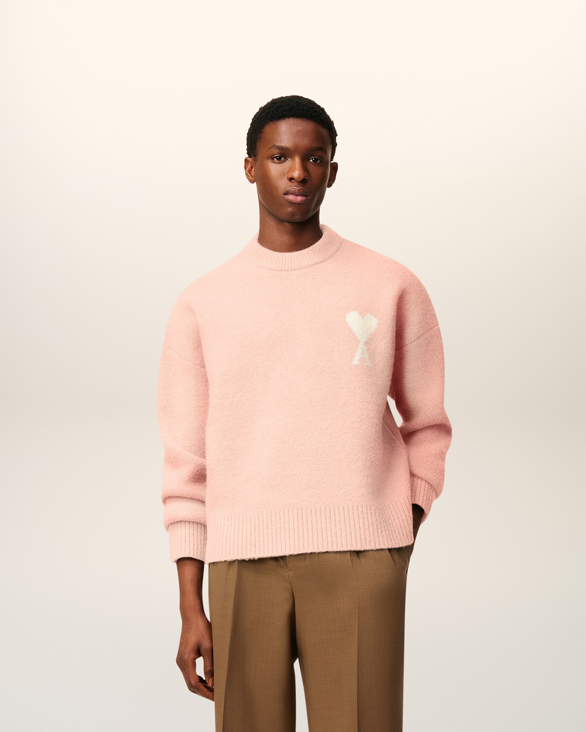 AMI PARIS de Coeur Knit Pullover in Powder/Off White