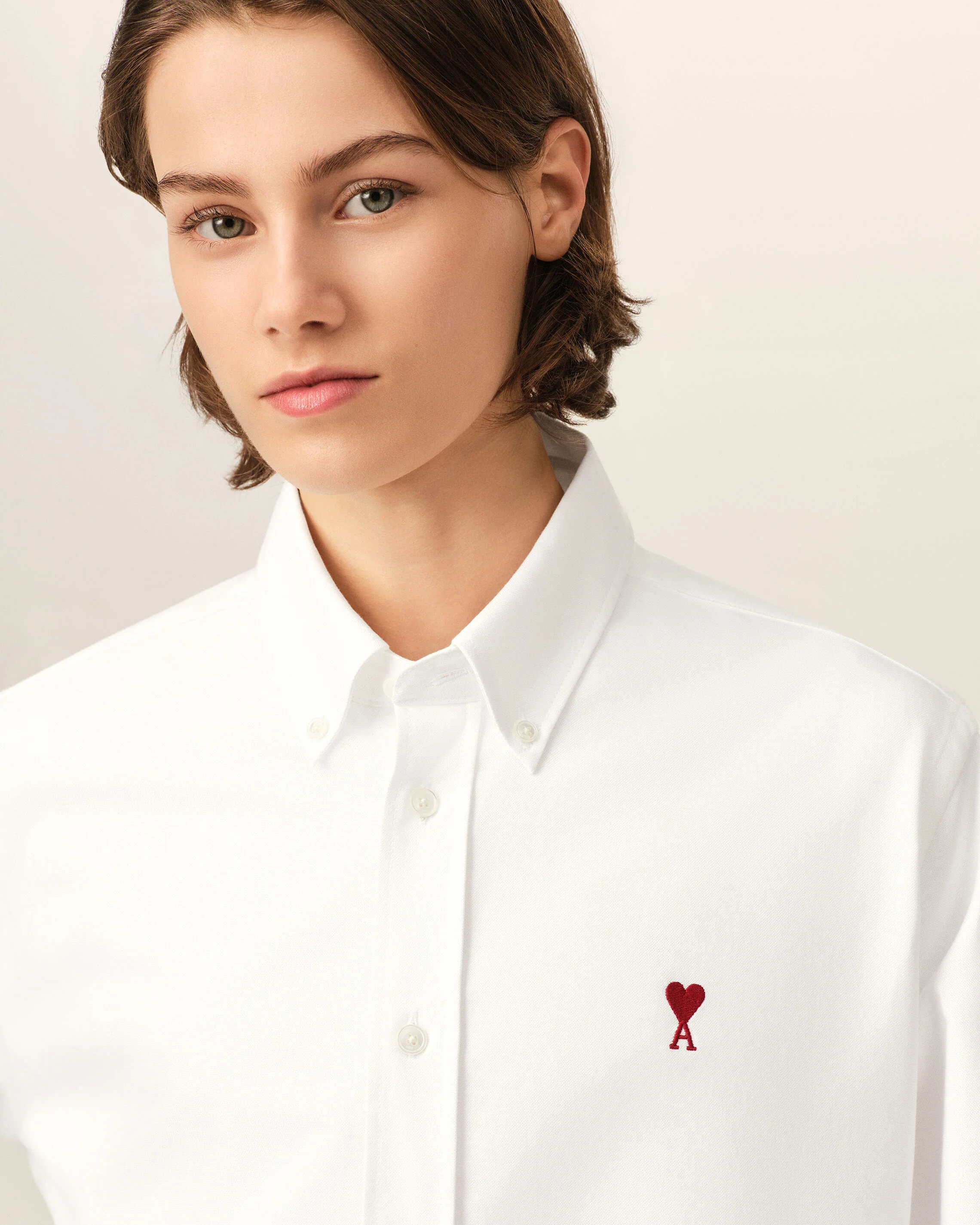 AMI PARIS de Coeur Classic Fit Oxford Shirt in Natural White
