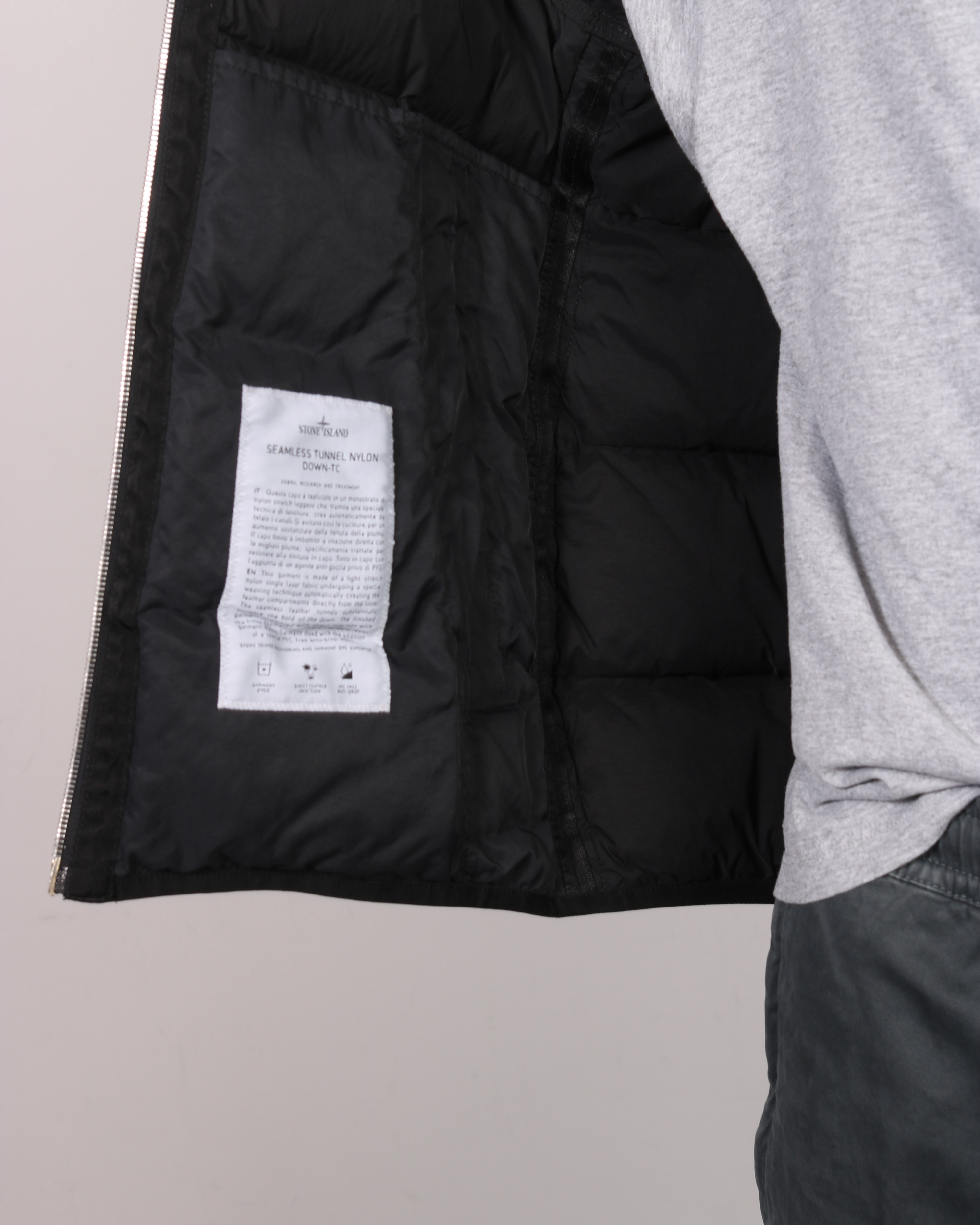 STONE ISLAND Down Jacket in Black