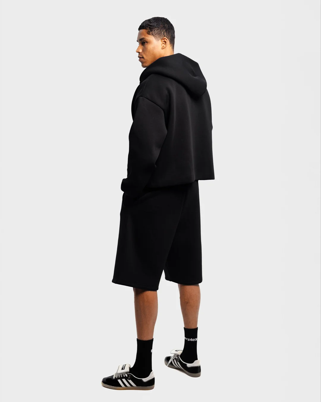 PERPLEX Sweatshorts Shorts in Black