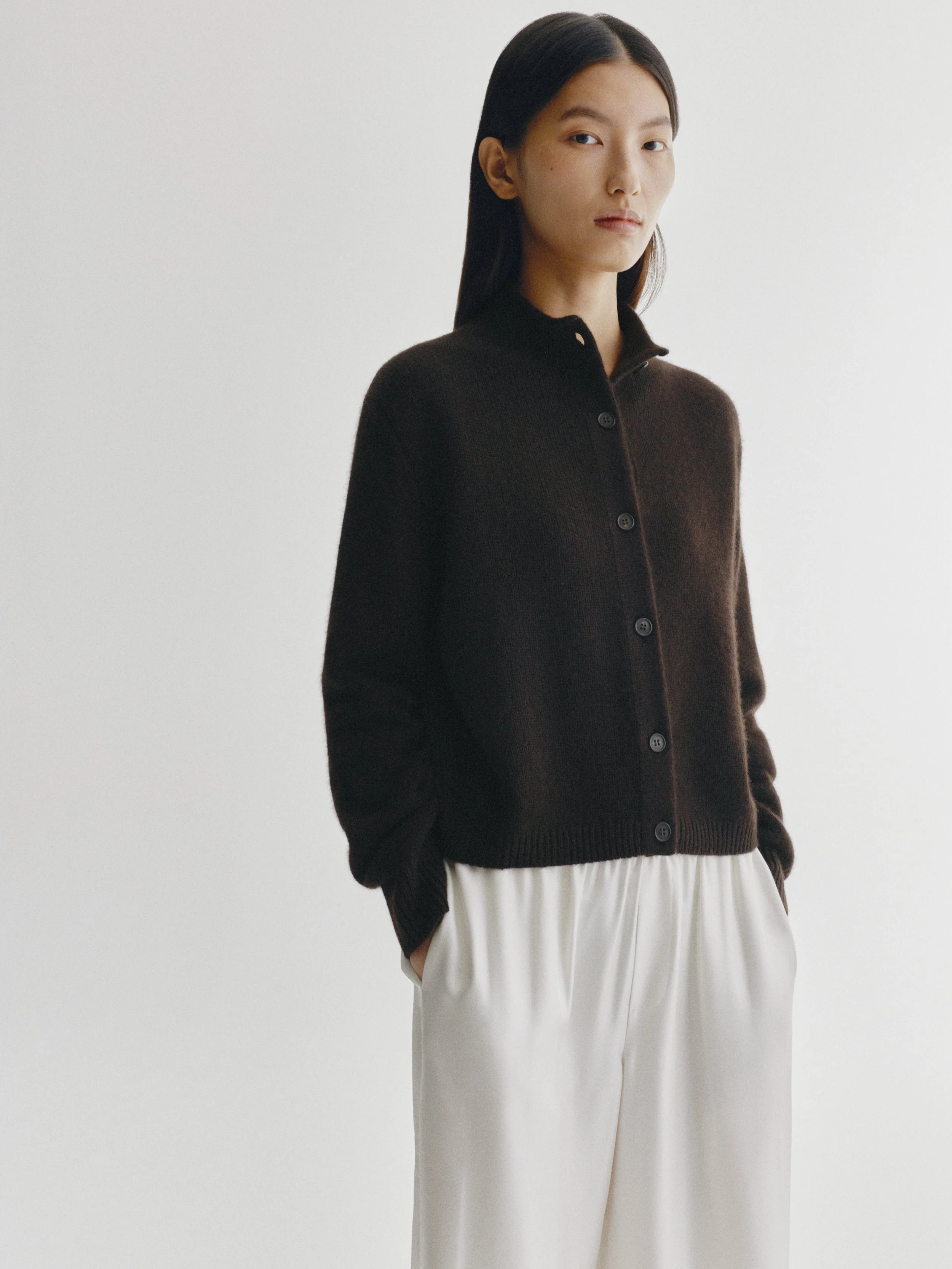 LISA YANG Zirelle Cashmere Cardigan in Dark Oak