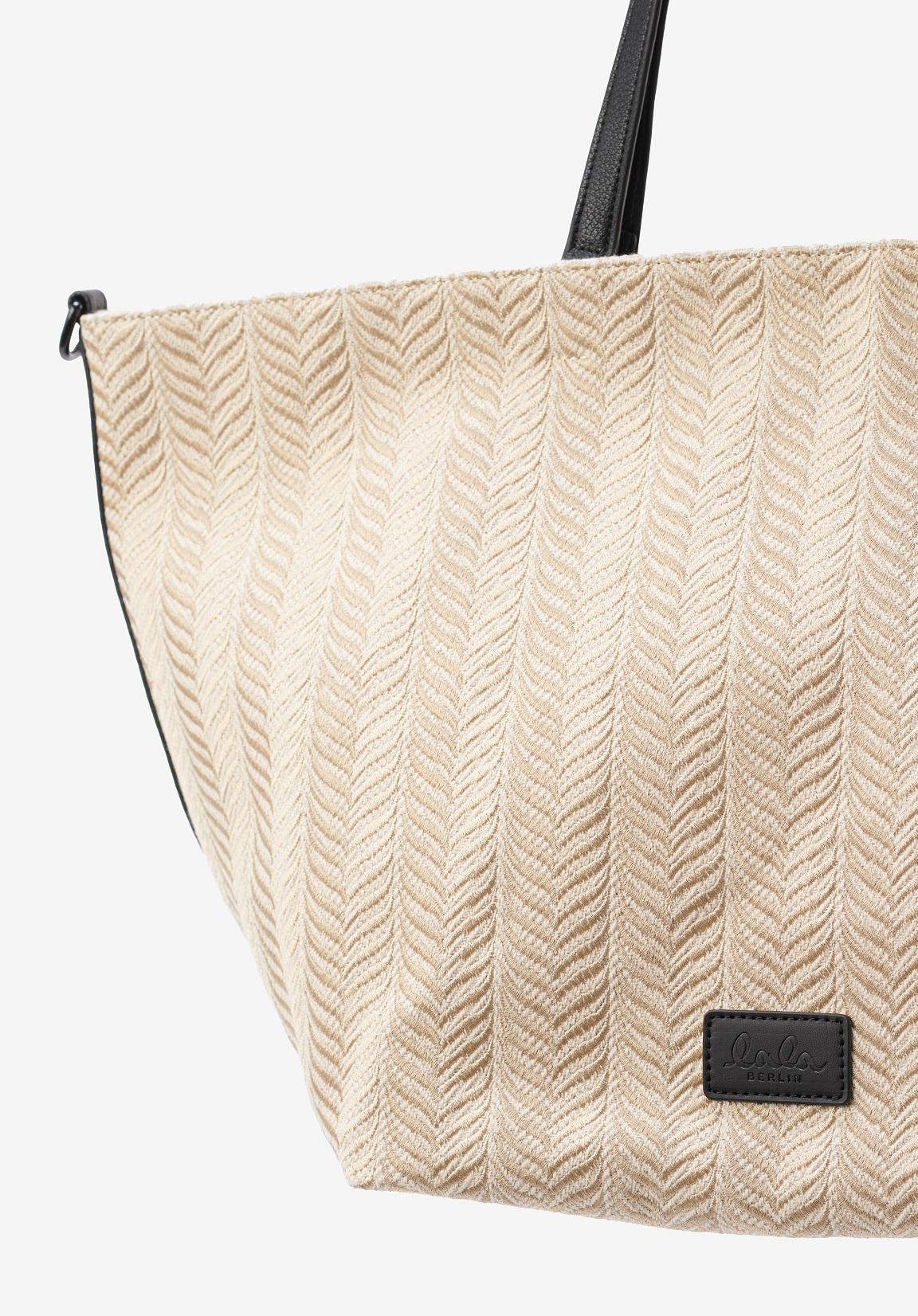 LALA BERLIN Shopper Monna in Chevron Creme Brulee