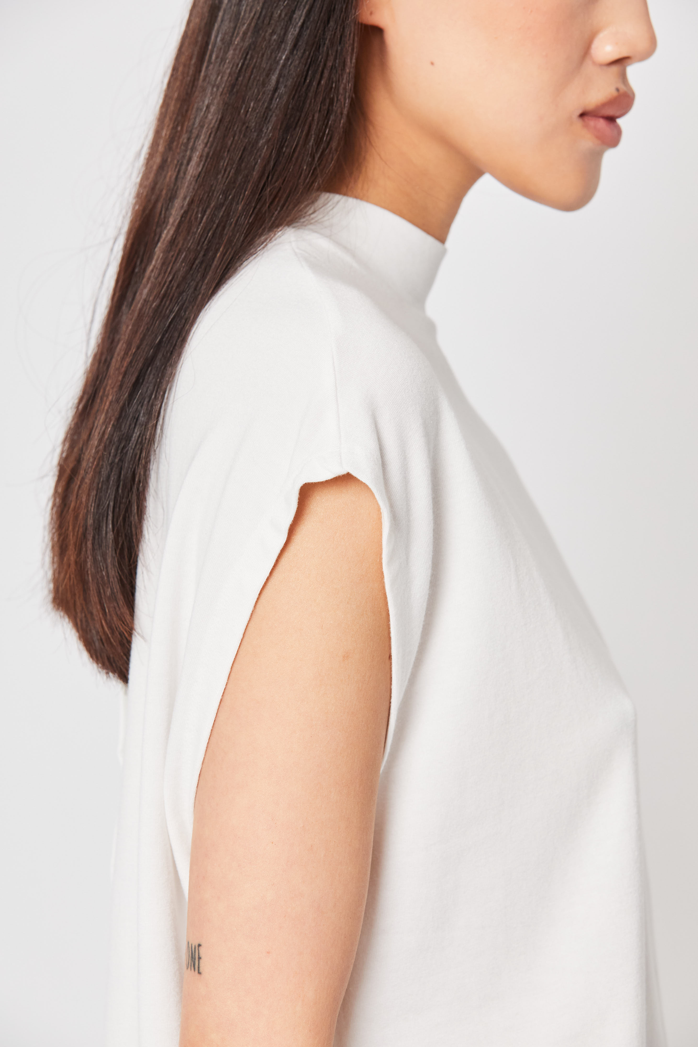 Thom Krom Oversize Cropped Muscle Tee in Off White