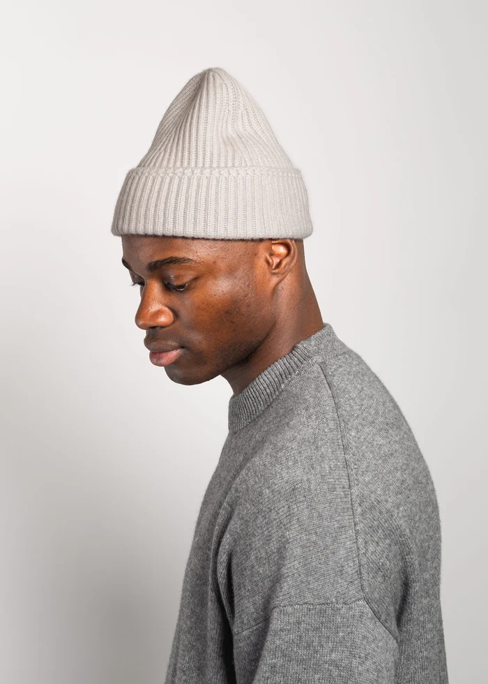 YACAIA Merino/Cashmere Beanie in Light Beige