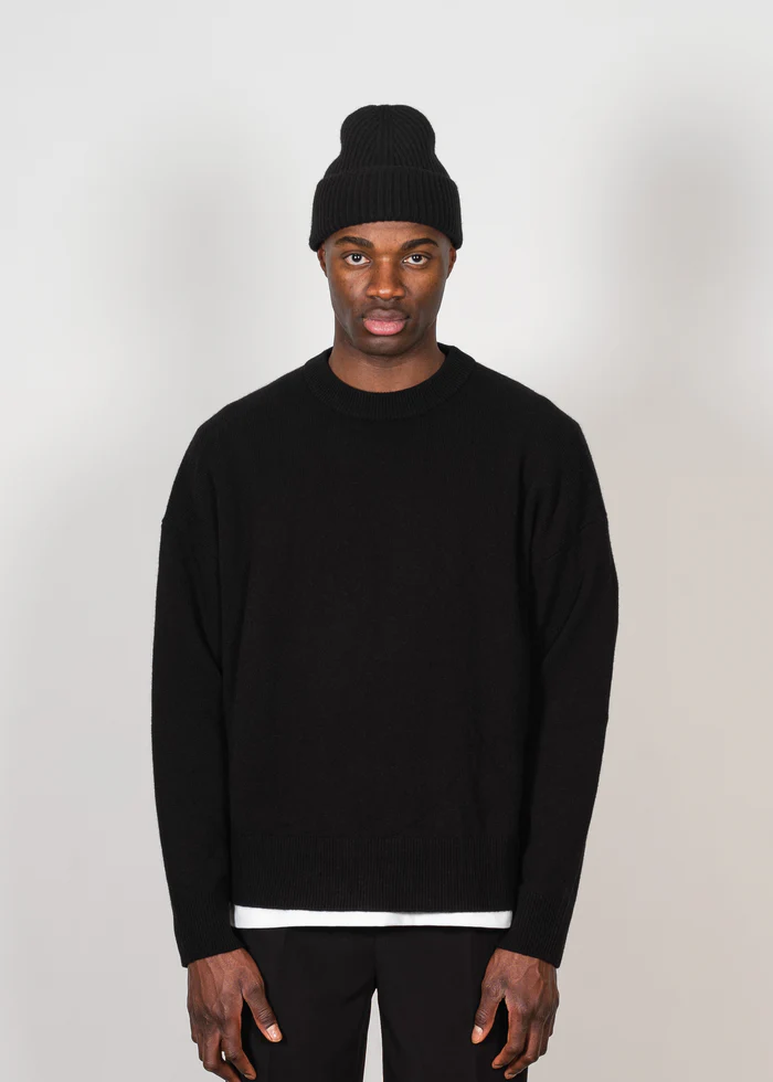 YACAIA Merino/Cashmere Beanie in Black
