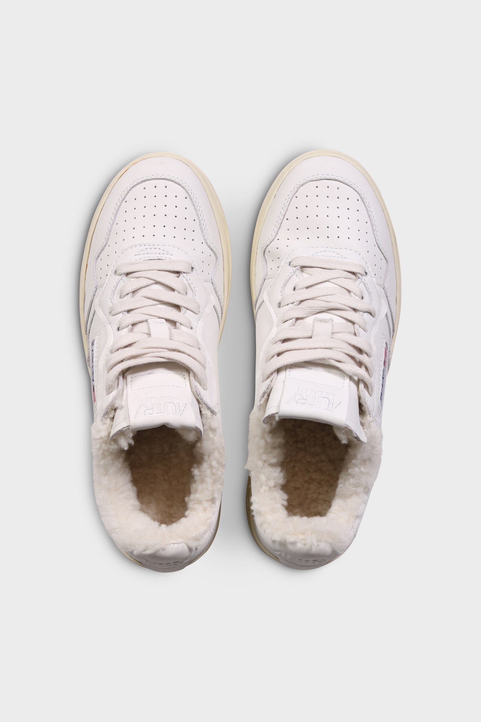 AUTRY ACTION SHOES Medalist Low Sneaker Goat/Shearling in White 42