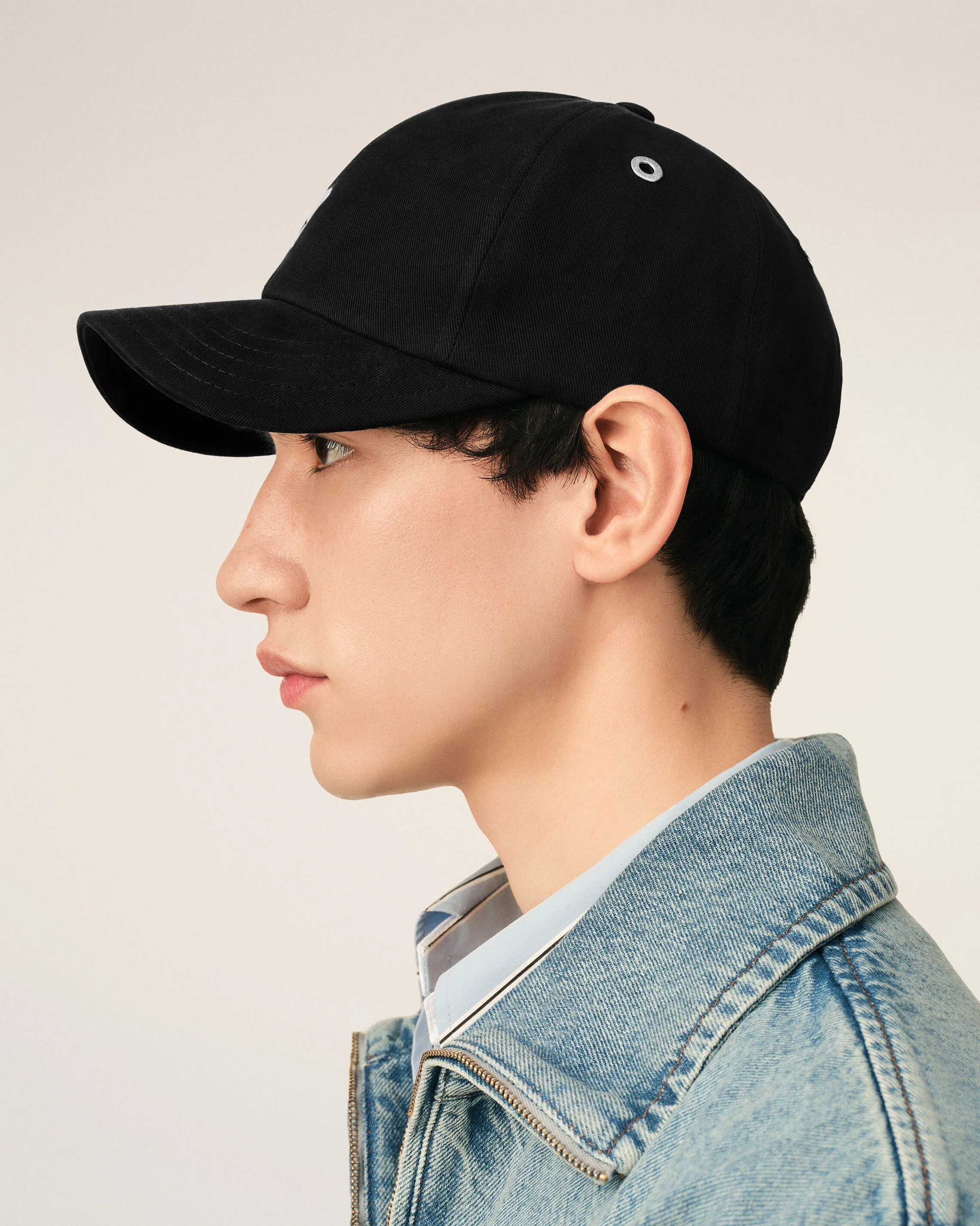 AMI PARIS de Coeur Cap in Black / White Logo
