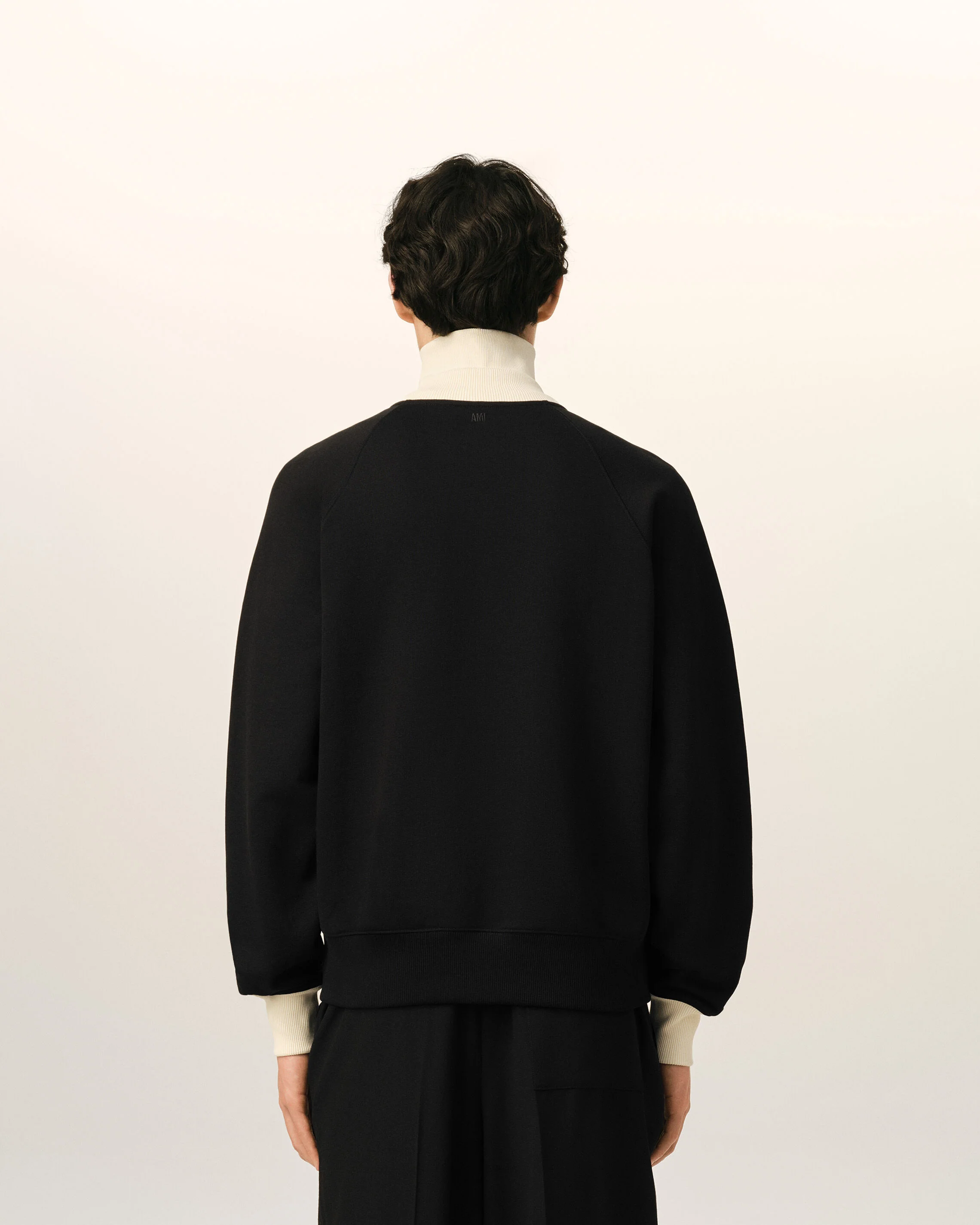 AMI PARIS de Coeur Bicolor Zip Sweater in Black / Ivory